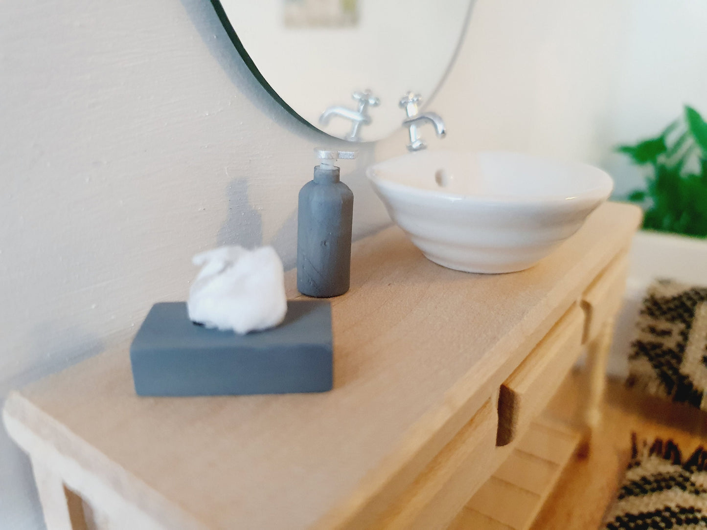 Dolls House Modern Bathroom Set Soap Pump & Tissue Box, 1:12th Scale, Miniature, Choice of Colours