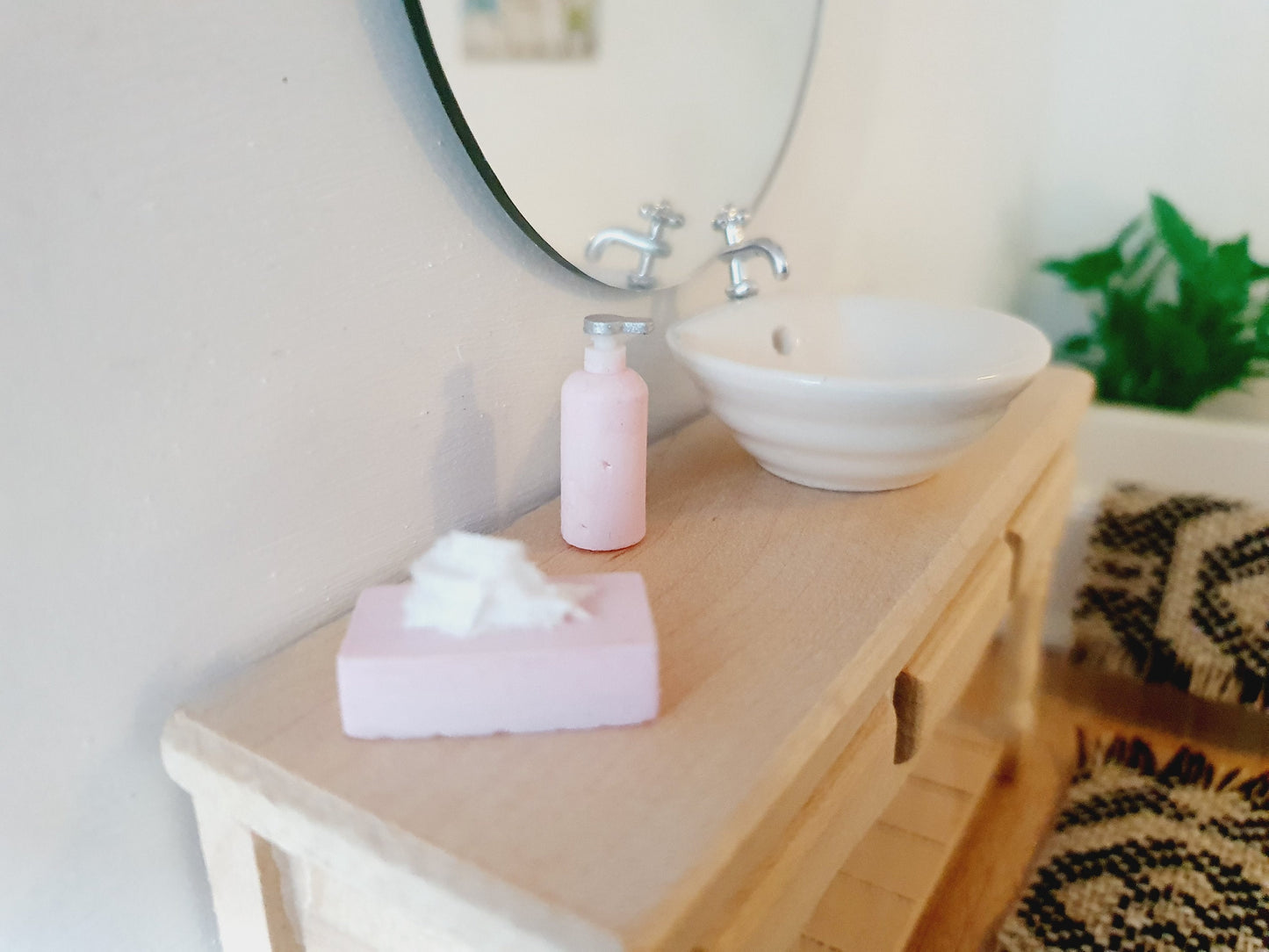 Dolls House Modern Bathroom Set Soap Pump & Tissue Box, 1:12th Scale, Miniature, Choice of Colours