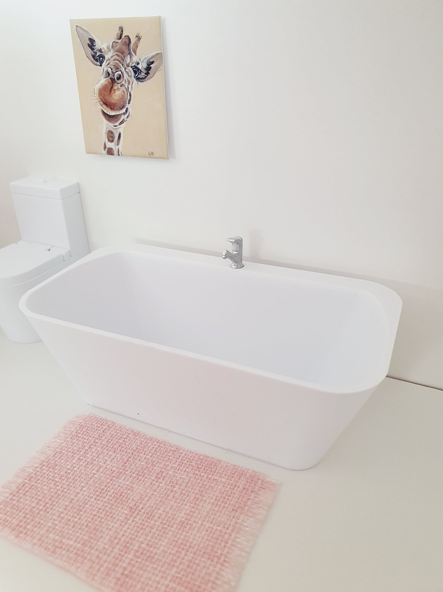 Dolls House Modern Bath with tap, Choice of colours 1:12th Scale, Miniature Freestanding bath