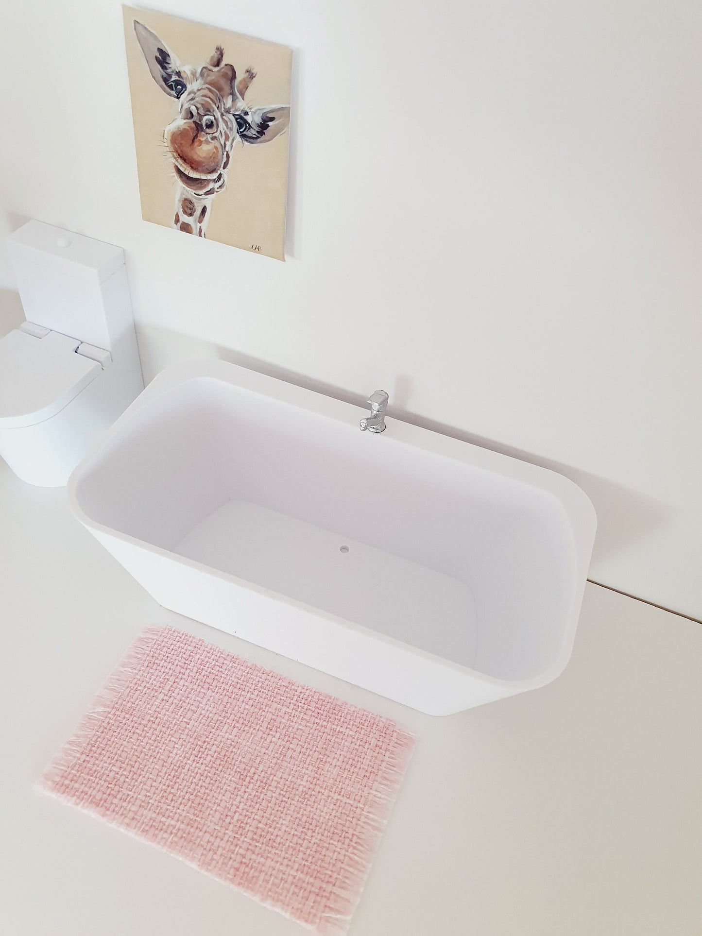 Dolls House Modern Bath with tap, Choice of colours 1:12th Scale, Miniature Freestanding bath