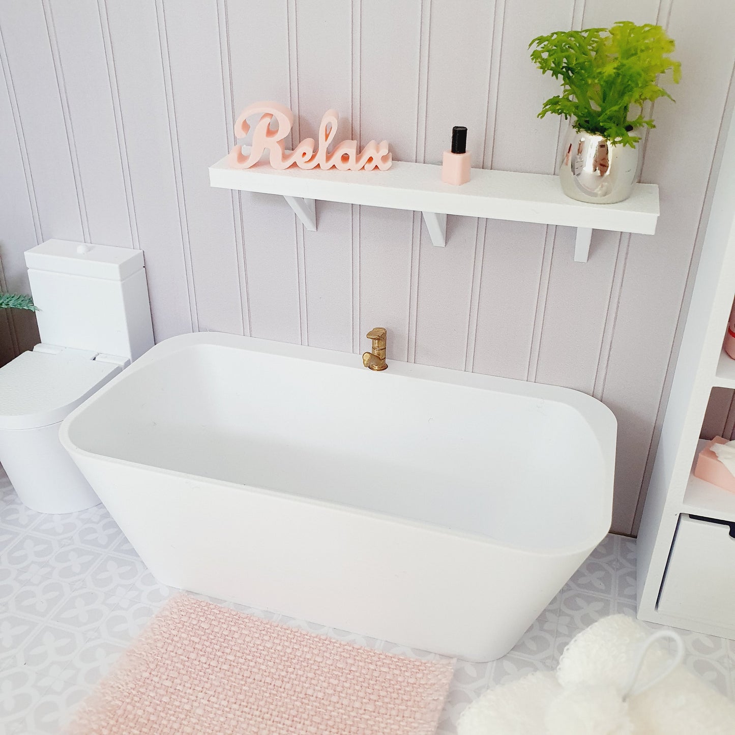 Dolls House Modern Bath with tap, Choice of colours 1:12th Scale, Miniature Freestanding bath