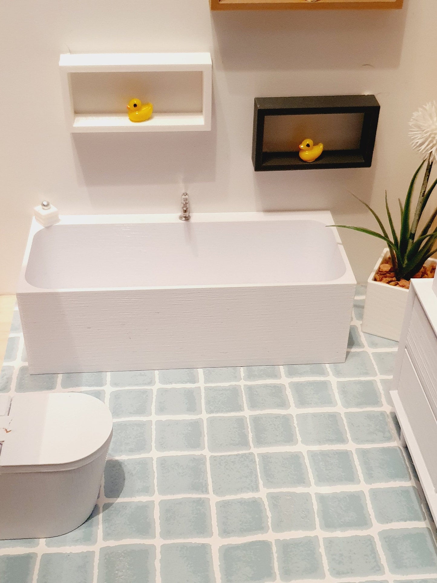 Dolls House Modern Bath with chrome tap, Choice of colours 1:12th Scale, Miniature bath (BATH1)