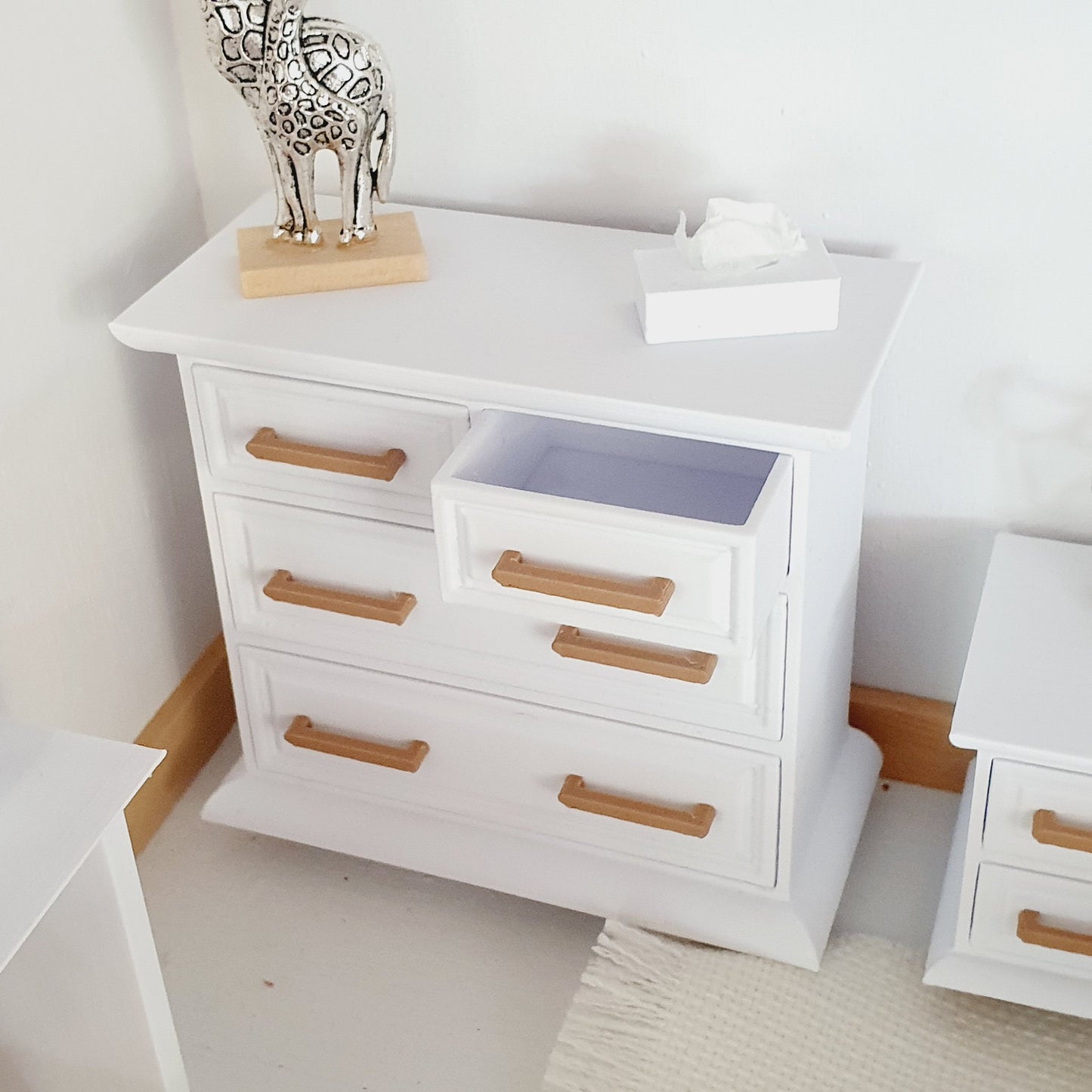 Dolls House Modern chest of drawers with 4 opening drawers, Choice of Colours 1:12th Scale, Miniature chest of drawers (BRCH2)