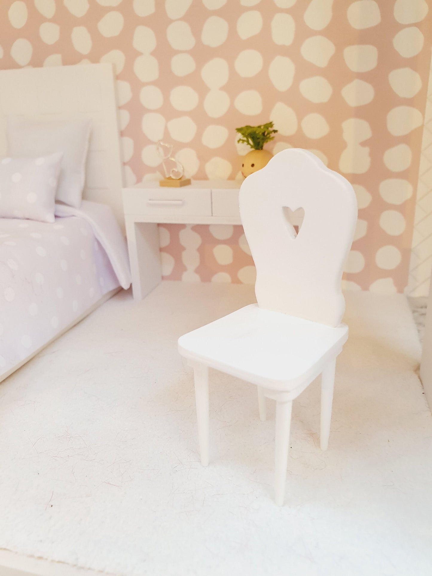 Dolls House Pretty White, Oak or Natural Wooden Heart Chair, Miniature Chair, 12th Scale Chair (BRCHA1)