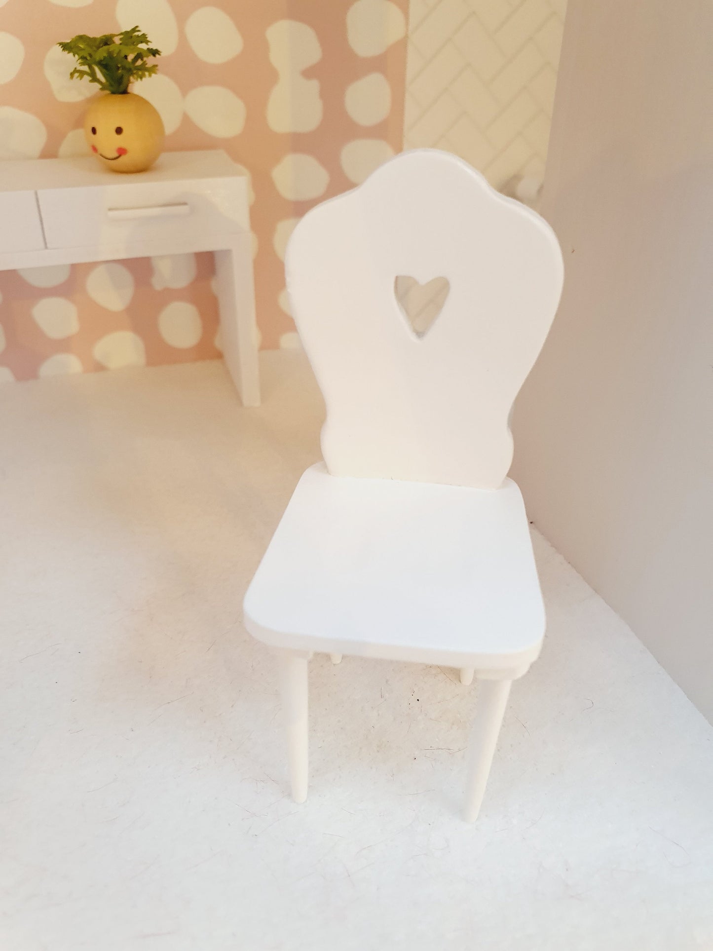 Dolls House Pretty White, Oak or Natural Wooden Heart Chair, Miniature Chair, 12th Scale Chair (BRCHA1)