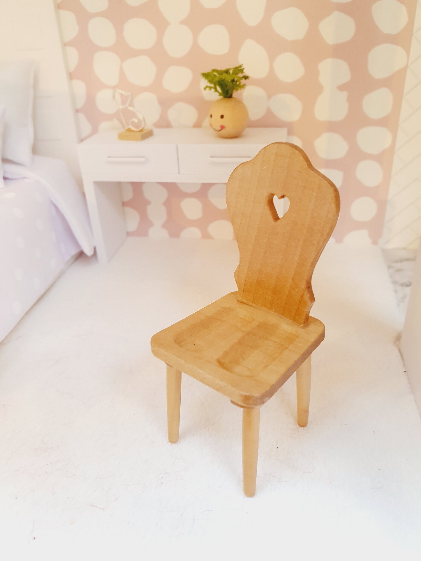 Dolls House Pretty White, Oak or Natural Wooden Heart Chair, Miniature Chair, 12th Scale Chair (BRCHA1)