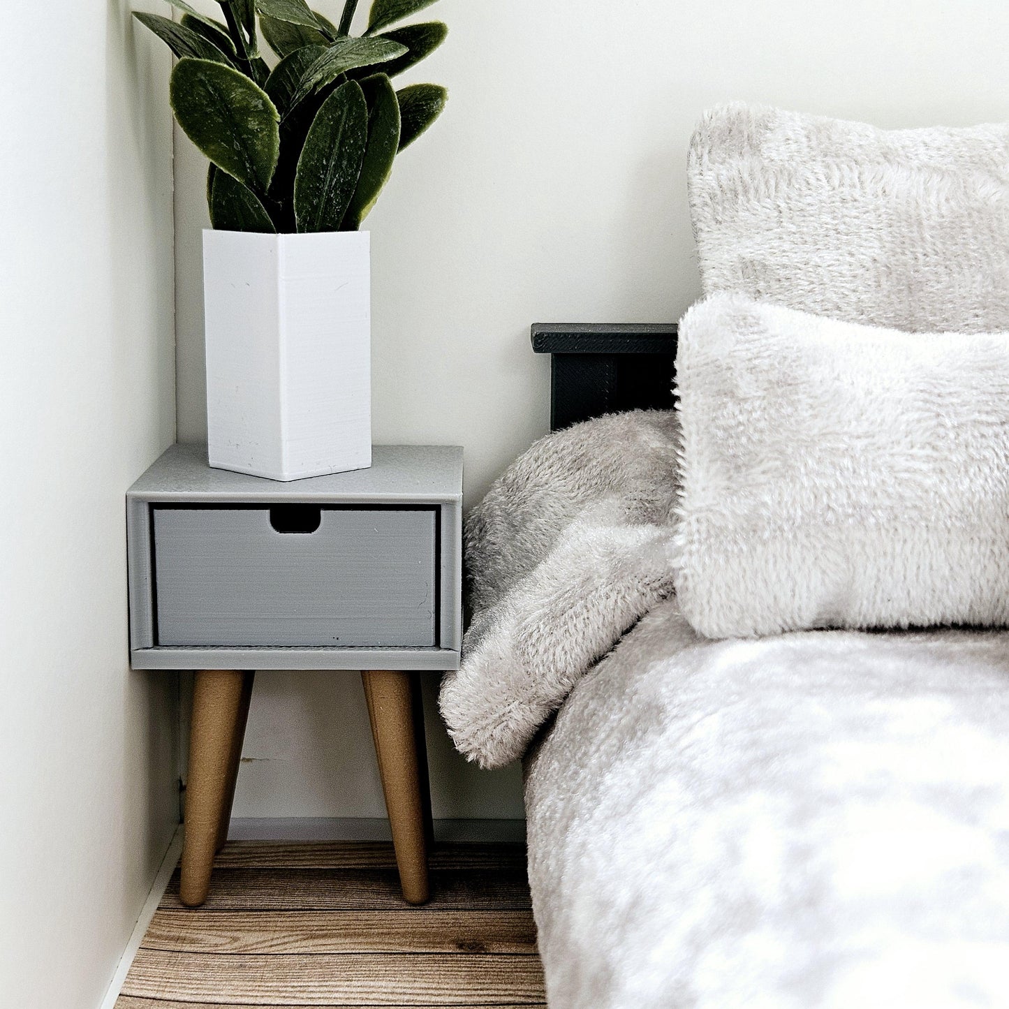 Dolls House Modern Bedside Table | 1 Opening Drawer | Choice of Colours | 1:12 Scale Miniature