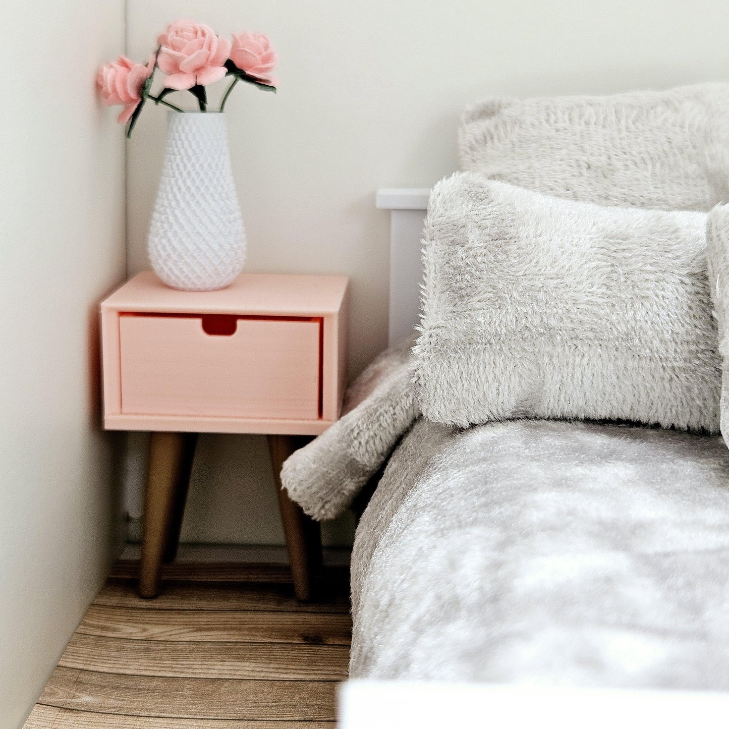 Dolls House Modern Bedside Table | 1 Opening Drawer | Choice of Colours | 1:12 Scale Miniature