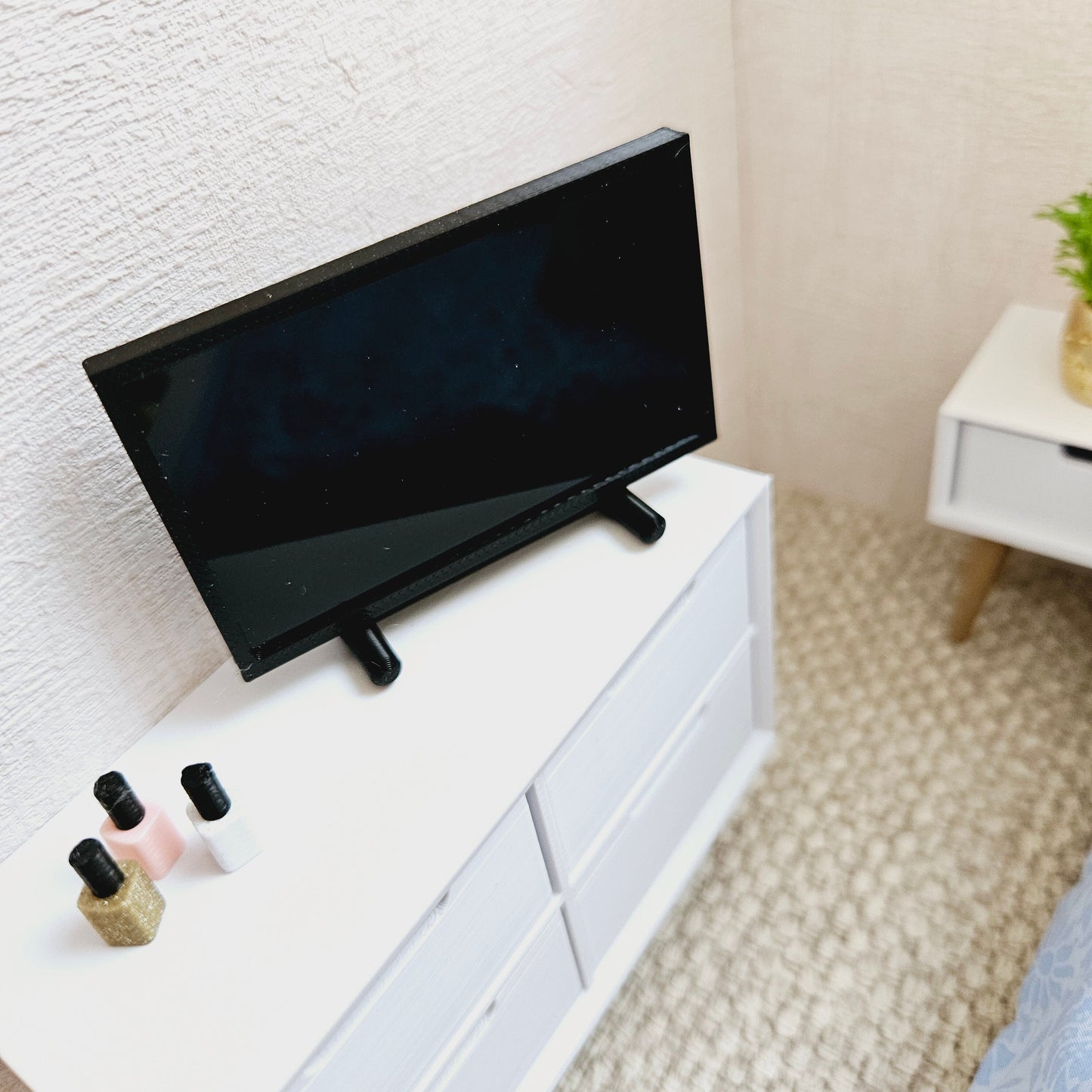 Dolls House Modern Flatscreen Television | On Stand with Remote Control | 1:12 Scale Miniature