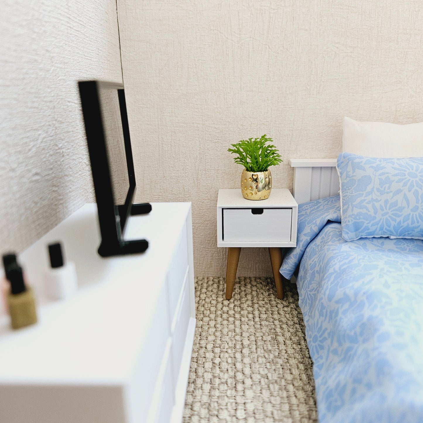 Dolls House Modern Flatscreen Television | On Stand with Remote Control | 1:12 Scale Miniature