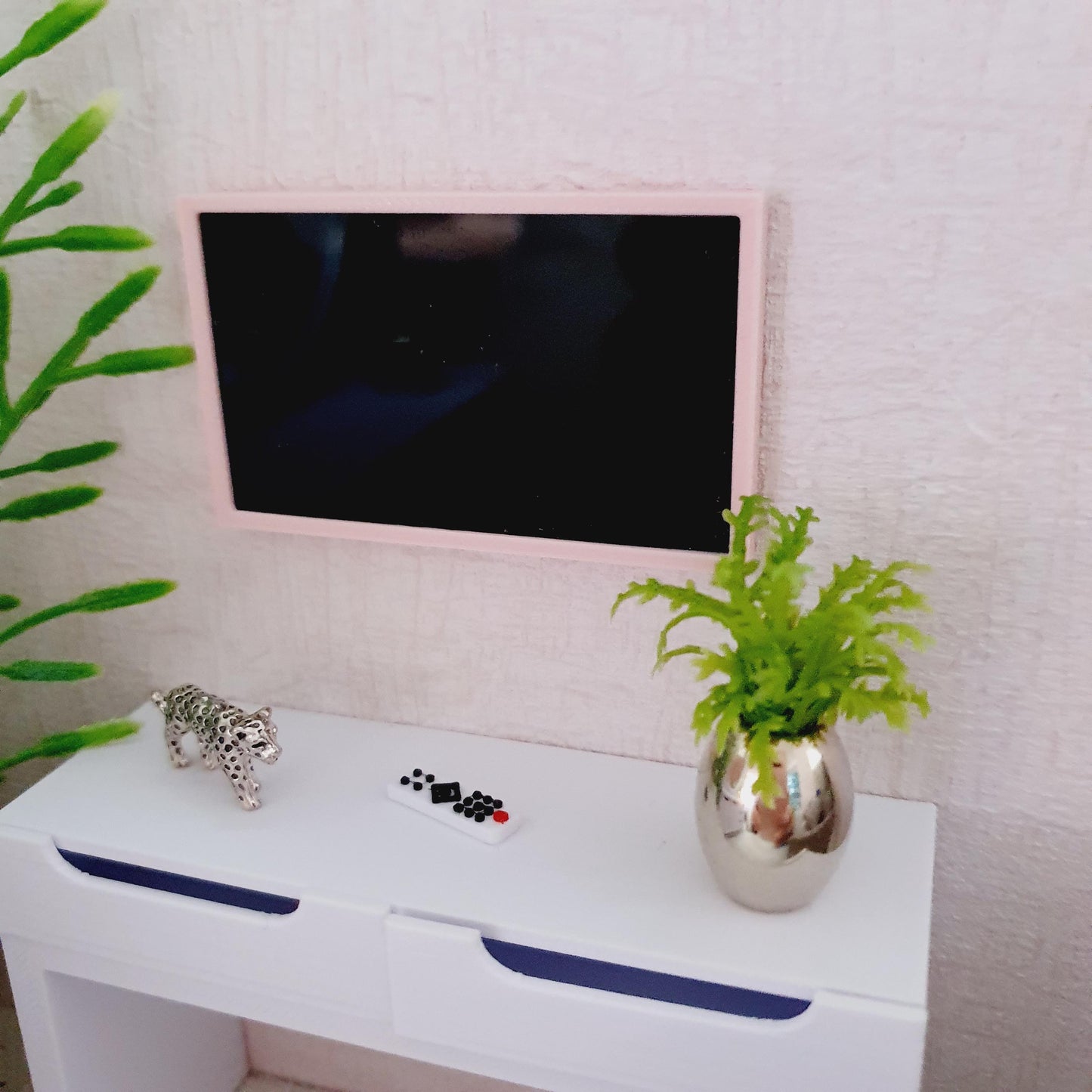 12th Scale, Modern Kitchen/ Bedroom Flatscreen Television with remote control, Dolls House, Miniature TV