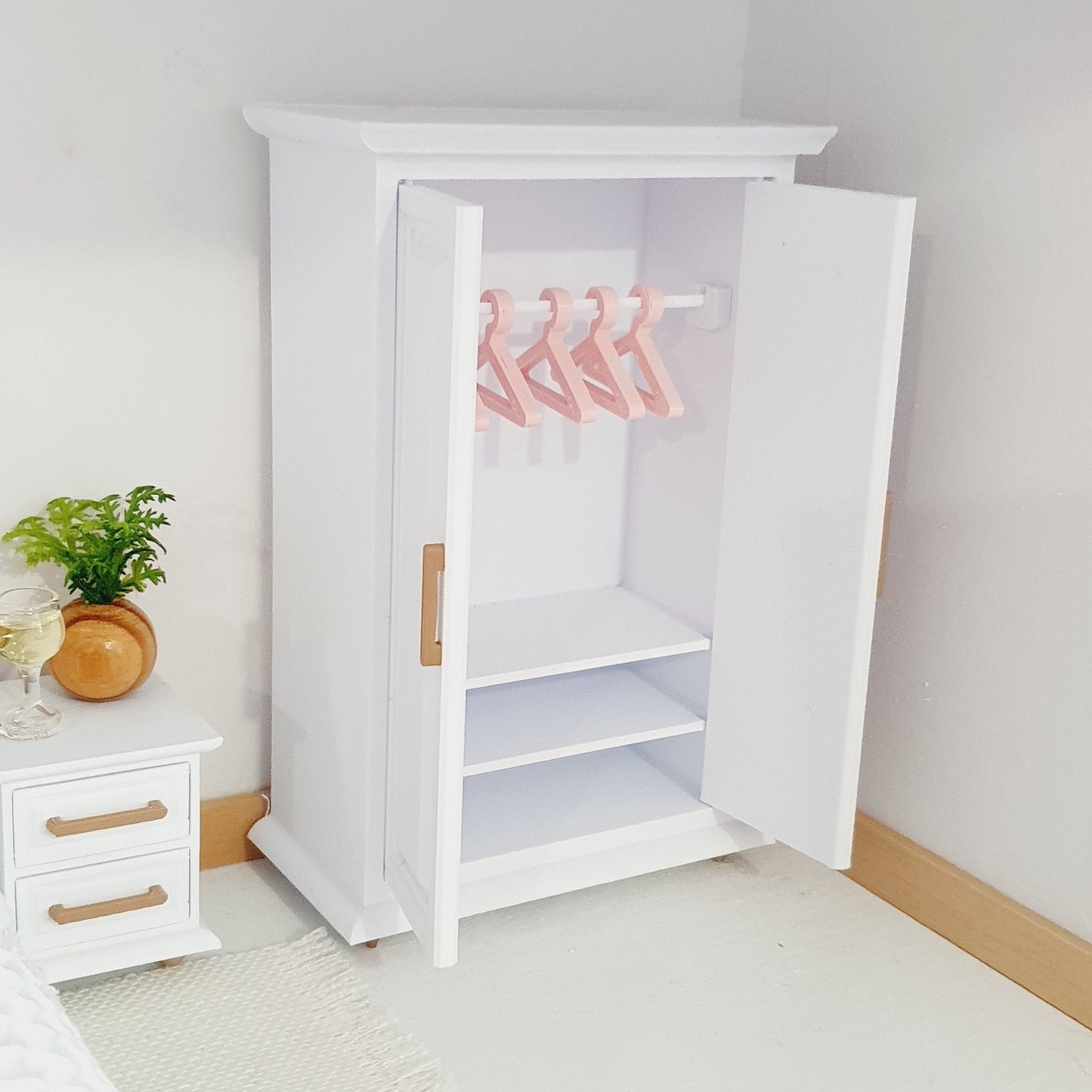Miniature Dolls House Modern Bedroom Set, Dollhouse Furniture, Bedroom Decor, Dolls House Miniatures, Dollhouse Accessories, 12th Scale