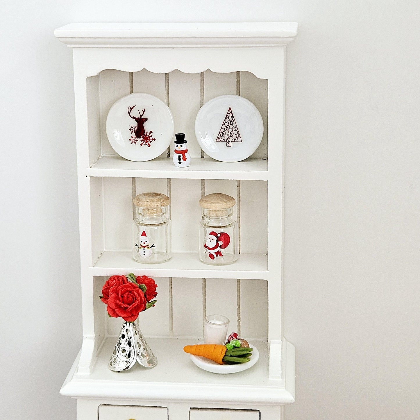 Dolls House Christmas White Wooden Dresser with 2 opening drawers and accessories, 1:12th Scale, Miniature Christmas Dresser