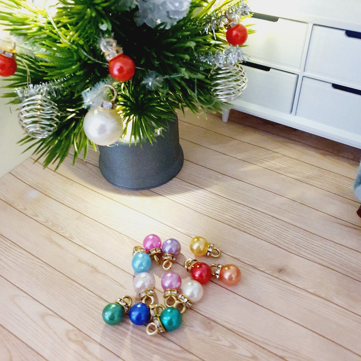 Dolls House Christmas Baubles, Mixed Colours, 12th Scale, Christmas tree decorations, miniature decorations