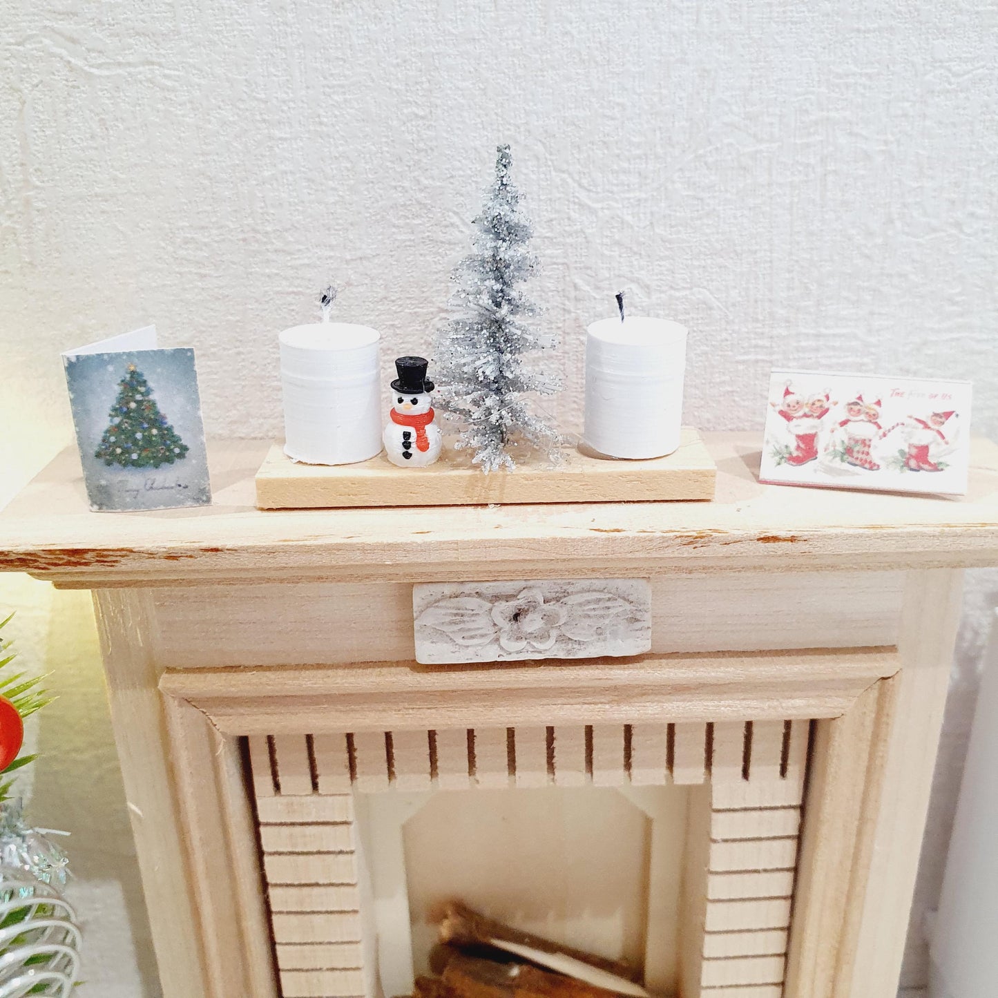 Dolls House Christmas Ornament, Christmas Tree & a Tiny Snowman. 2x Candles on a Stand, 1:12th Scale, Miniature Christmas Ornament