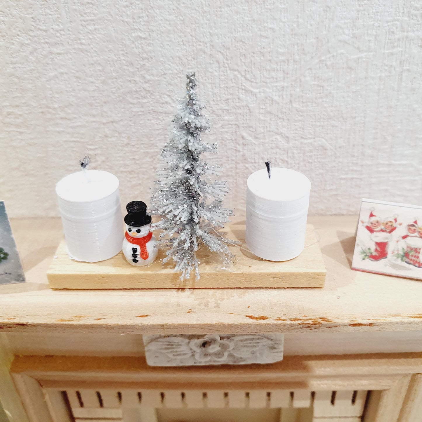 Dolls House Christmas Ornament, Christmas Tree & a Tiny Snowman. 2x Candles on a Stand, 1:12th Scale, Miniature Christmas Ornament
