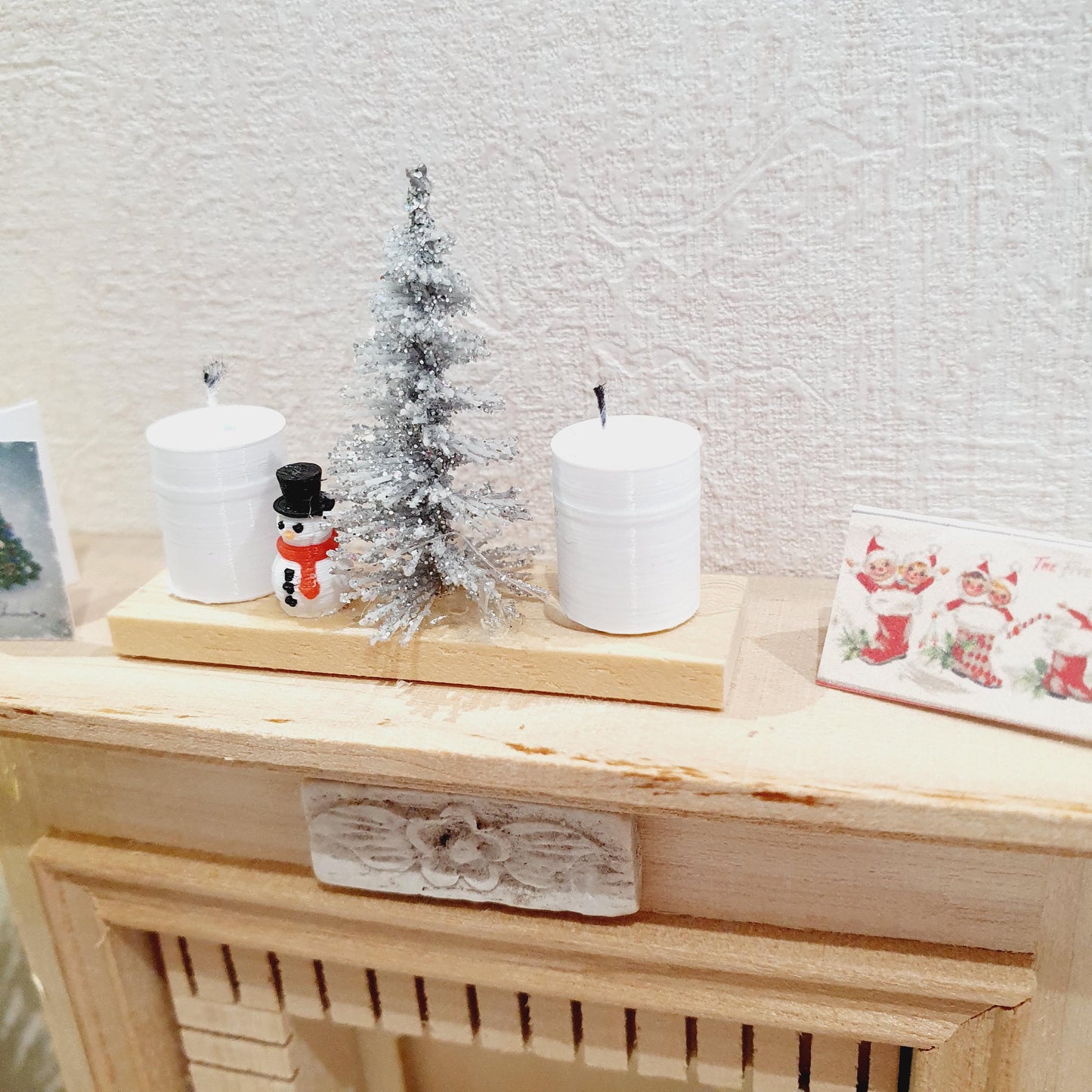 Dolls House Christmas Ornament, Christmas Tree & a Tiny Snowman. 2x Candles on a Stand, 1:12th Scale, Miniature Christmas Ornament