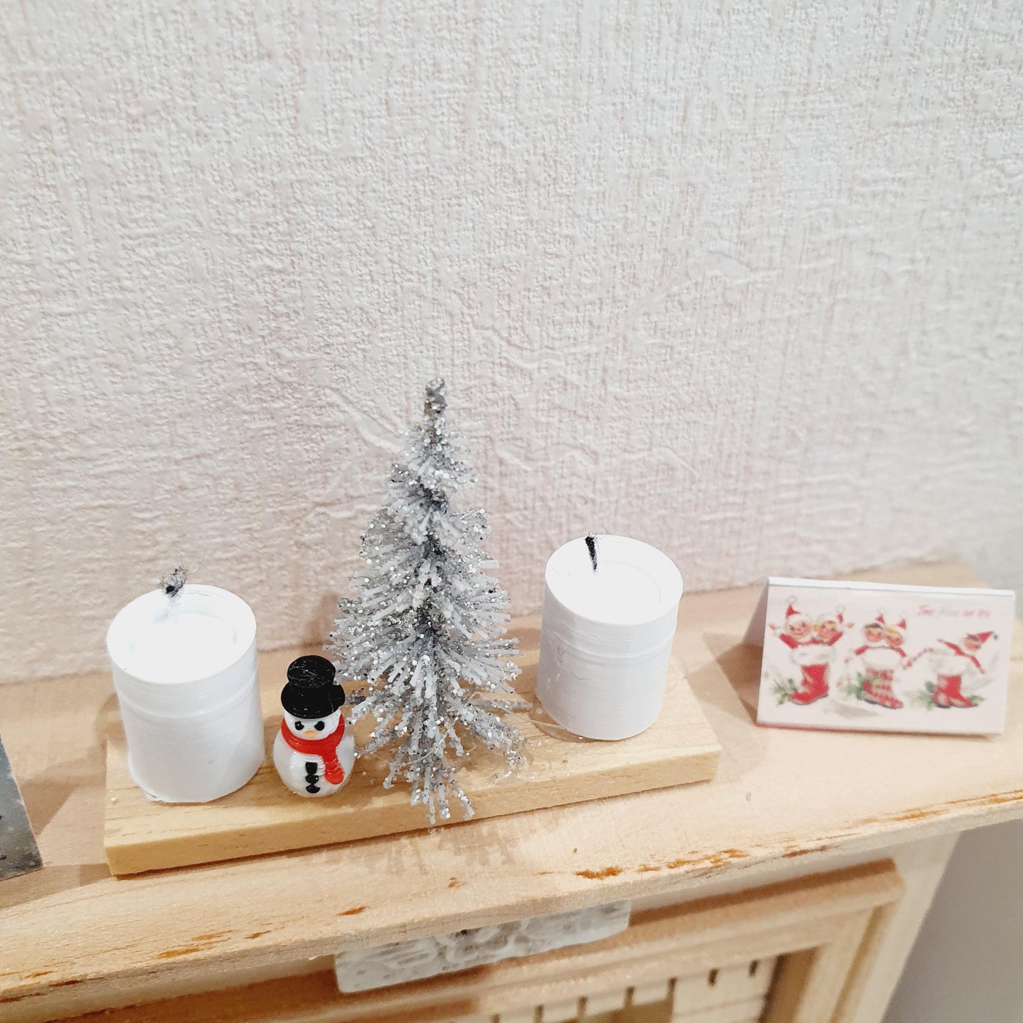 Dolls House Christmas Ornament, Christmas Tree & a Tiny Snowman. 2x Candles on a Stand, 1:12th Scale, Miniature Christmas Ornament