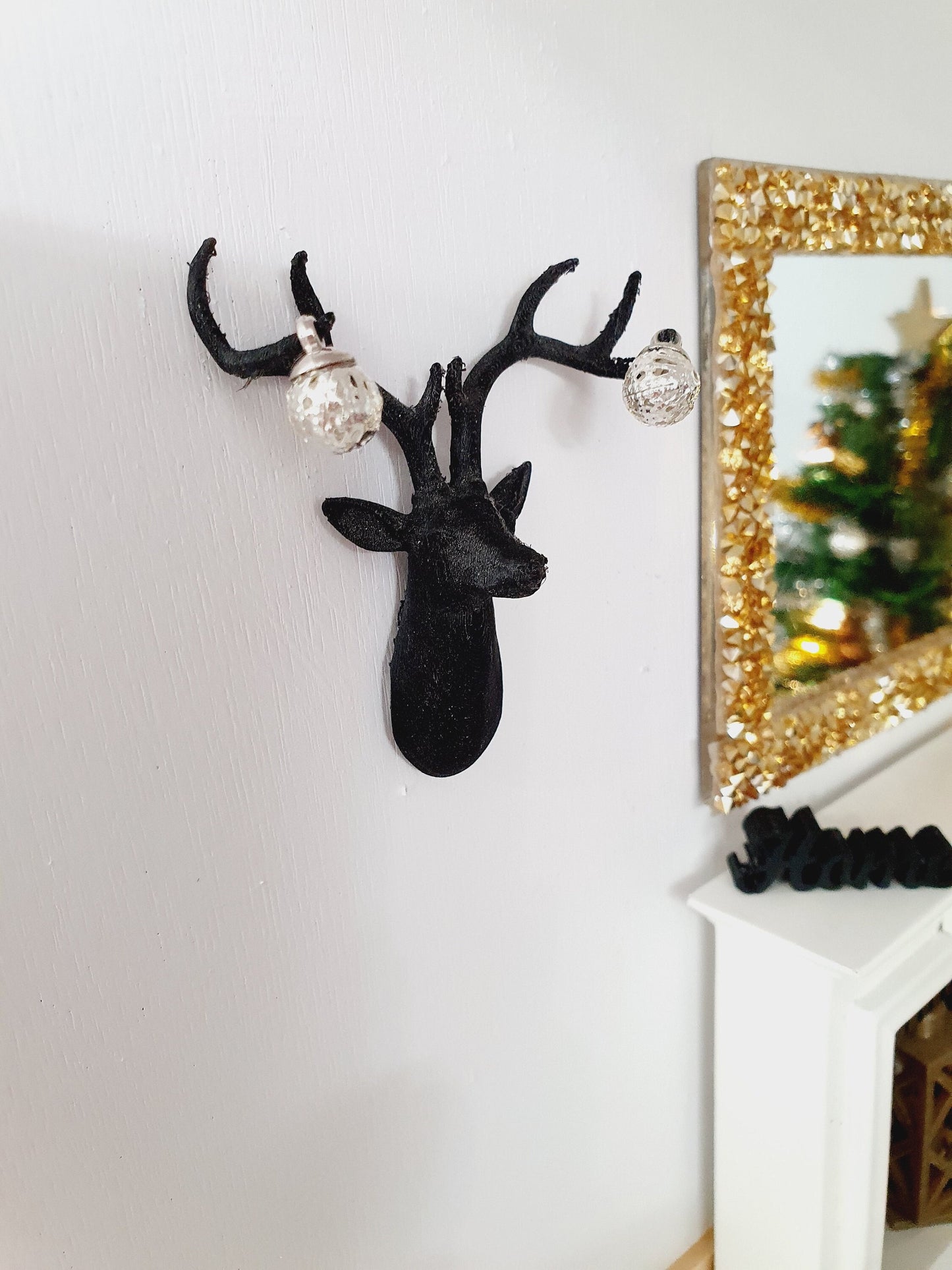 Dolls House Christmas Reindeer/Stag with 2x Baubles, Choice of Colours, 12th Scale, Miniature reindeer/stag