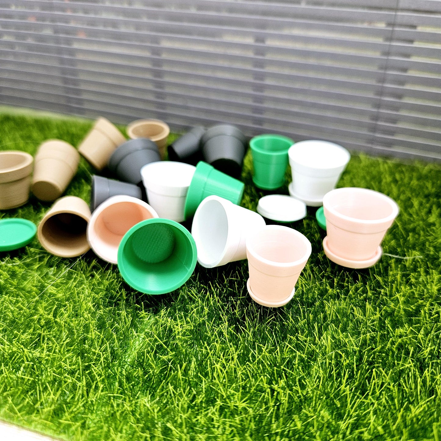 Dolls House Set of 8 Flower plant pots with saucers, 12th scale plant box, miniature plant box