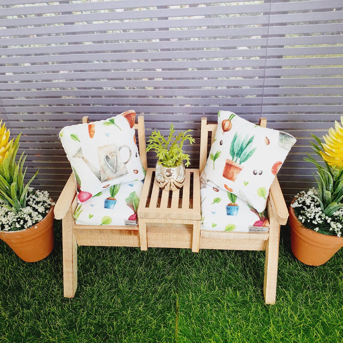 Dolls House Wooden Garden Seat Bench with Seat Pads in Garden Theme Cushions, Miniature, 12th Scale