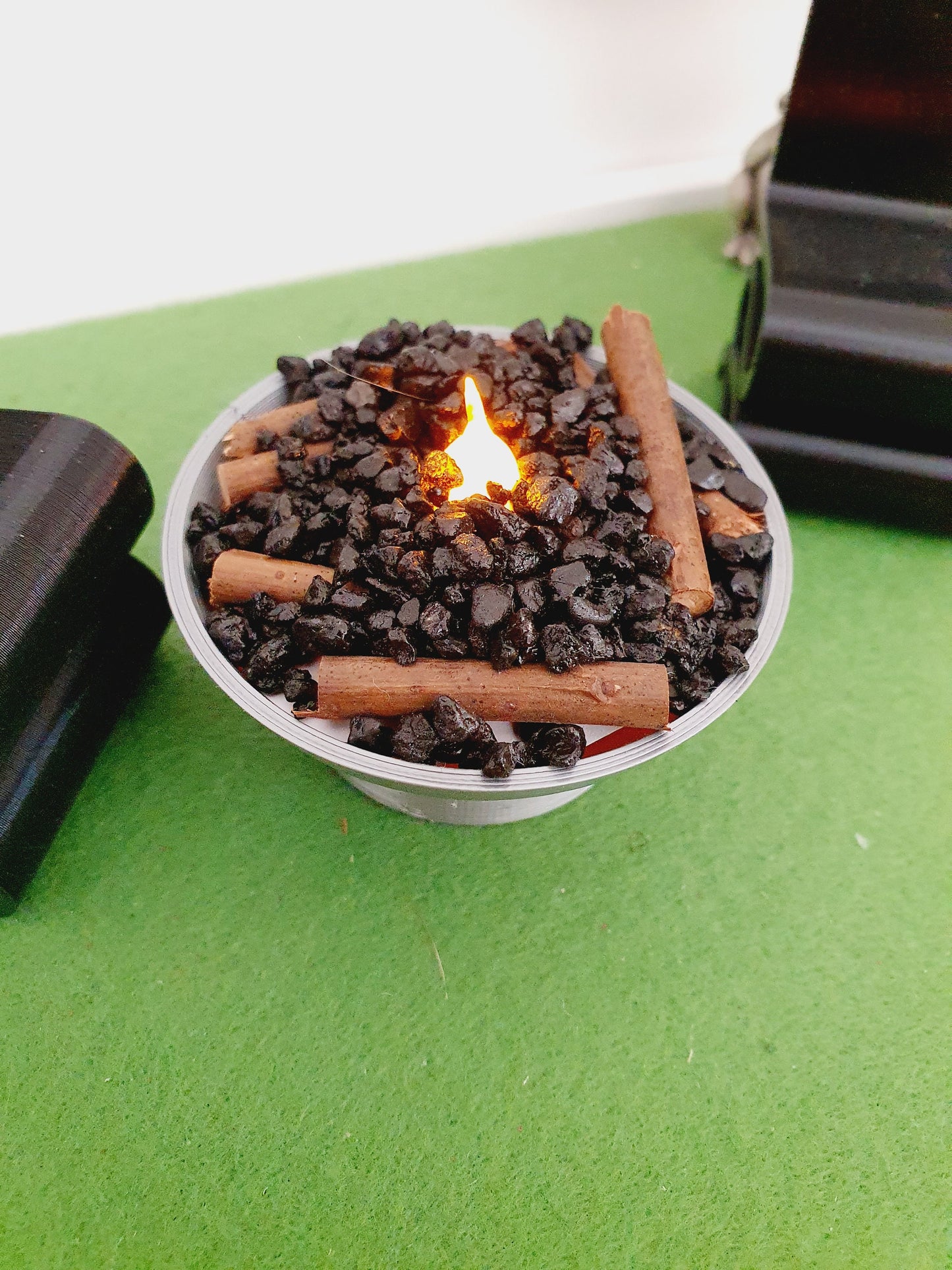 Dolls house Modern Light up Fire Pit, Choice of colours, 12th scale, miniature fire with coal & wood