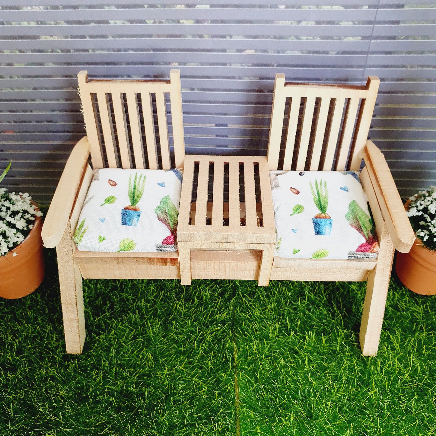 Dolls House Wooden Garden Seat Bench with Seat Pads in Garden Theme Cushions, Miniature, 12th Scale