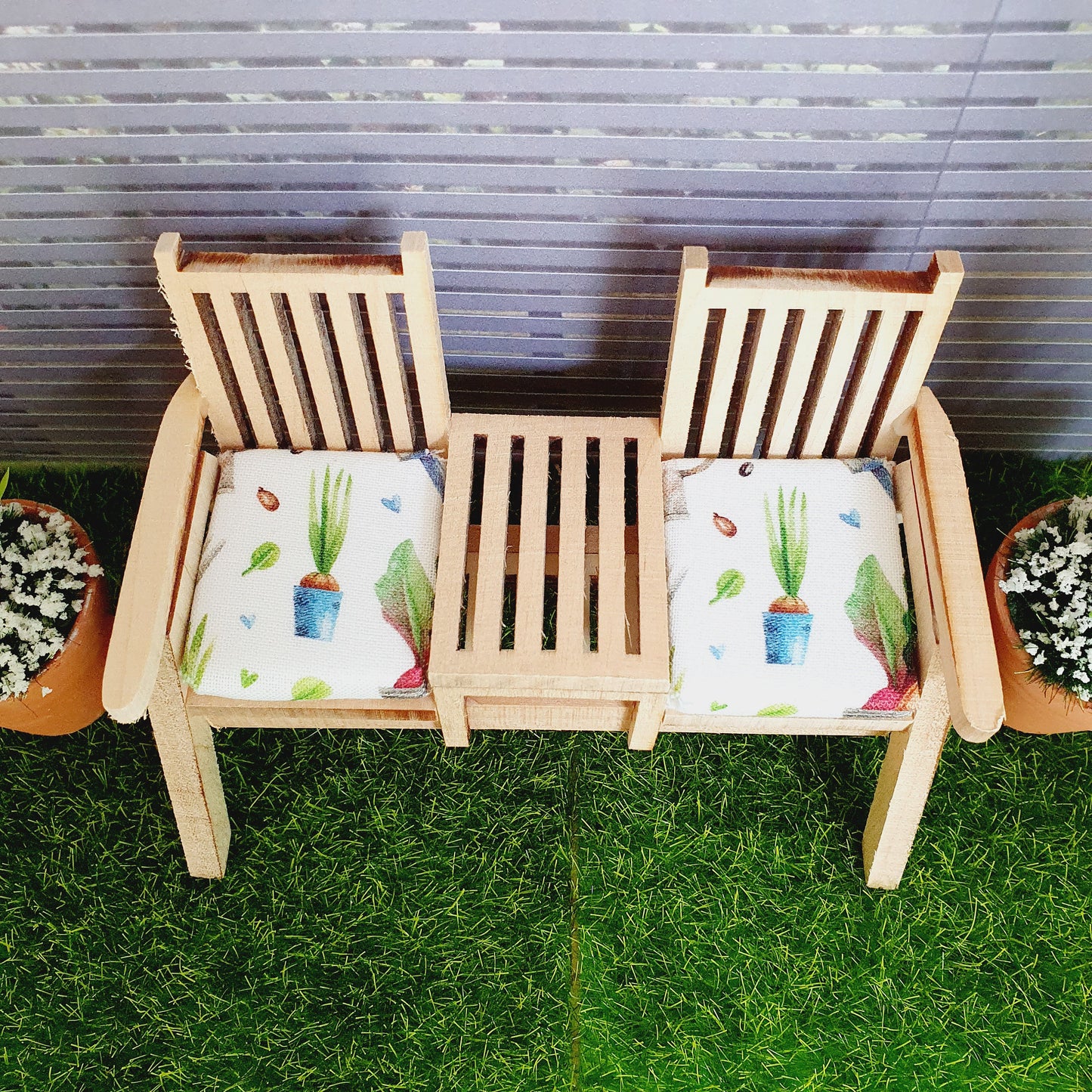 Dolls House Wooden Garden Seat Bench with Seat Pads in Garden Theme Cushions, Miniature, 12th Scale
