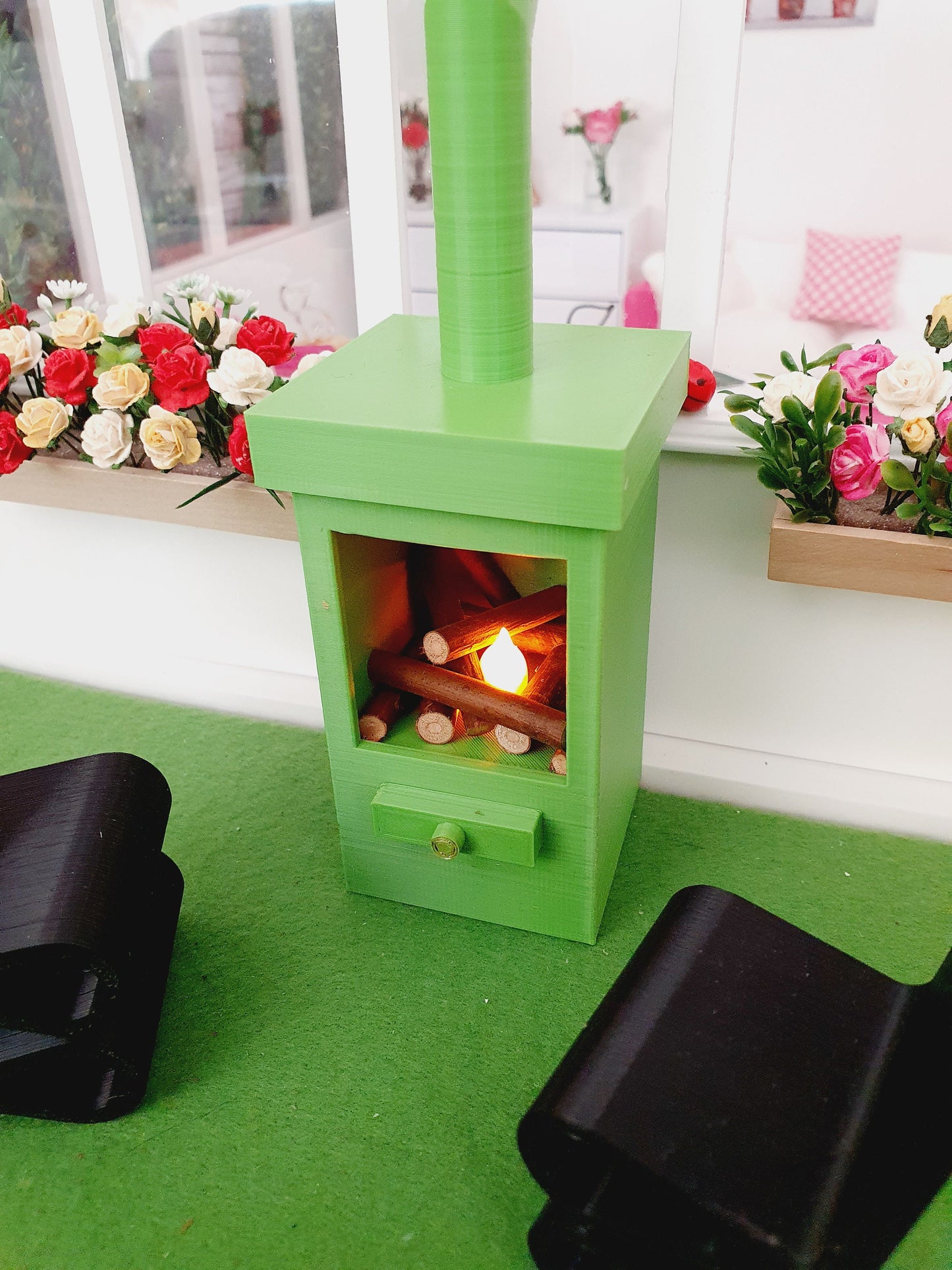 Dolls House Green Garden Modern Square Log Fire with Light Up Flame and Wood, 1:12th Scale, Miniature Fire