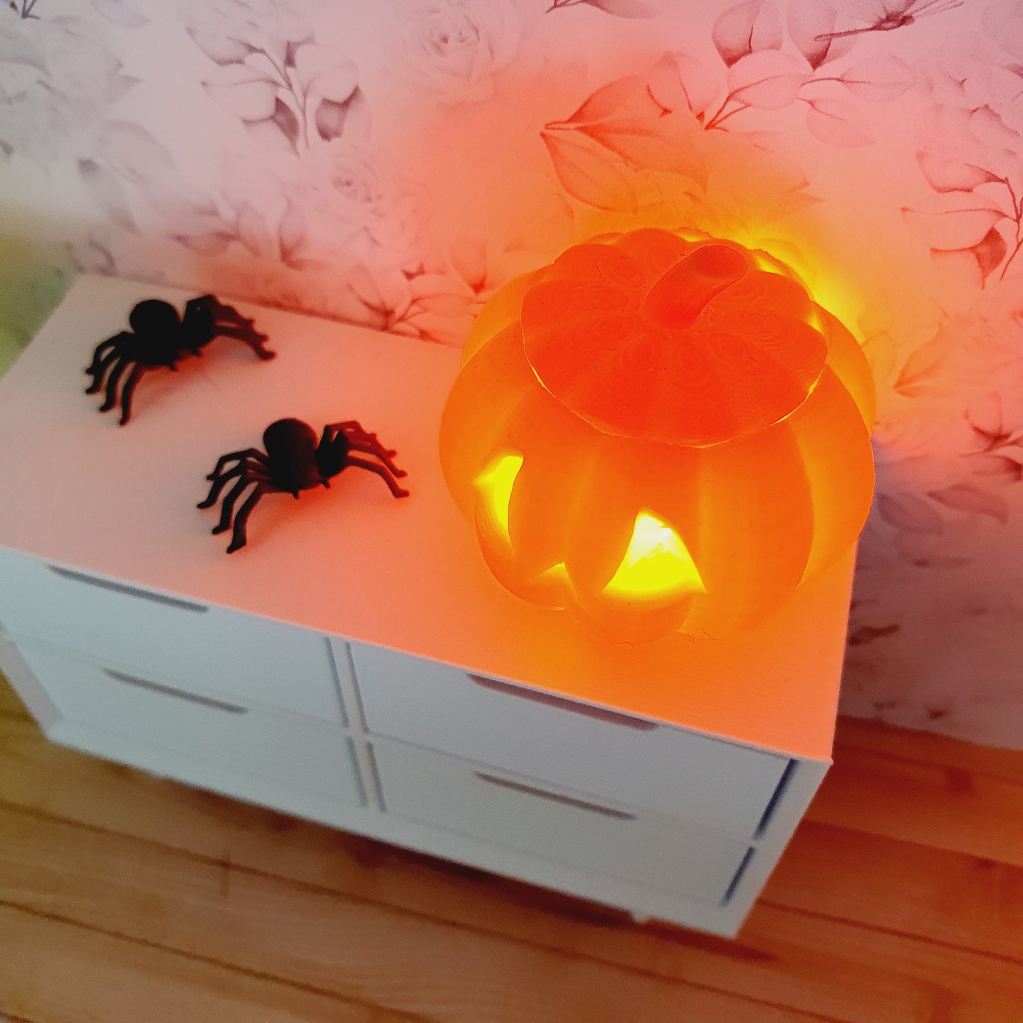 Dolls House Light up Pumpkin, Orange or white 12th scale pumpkin, Halloween pumpkin, miniature