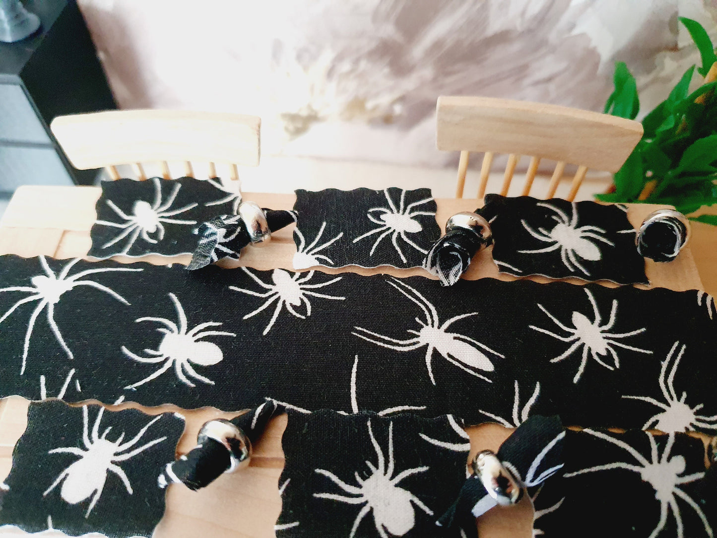 Dolls House Halloween Spider Table Place Setting Set, Table Runner, Place Mats & Napkins, Set of 6, Miniature Table Place, 1:12