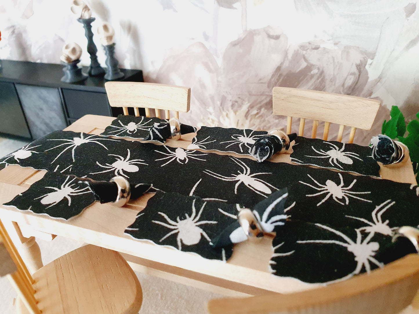 Dolls House Halloween Spider Table Place Setting Set, Table Runner, Place Mats & Napkins, Set of 6, Miniature Table Place, 1:12