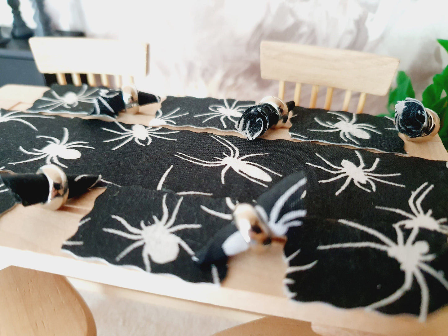 Dolls House Halloween Spider Table Place Setting Set, Table Runner, Place Mats & Napkins, Set of 6, Miniature Table Place, 1:12