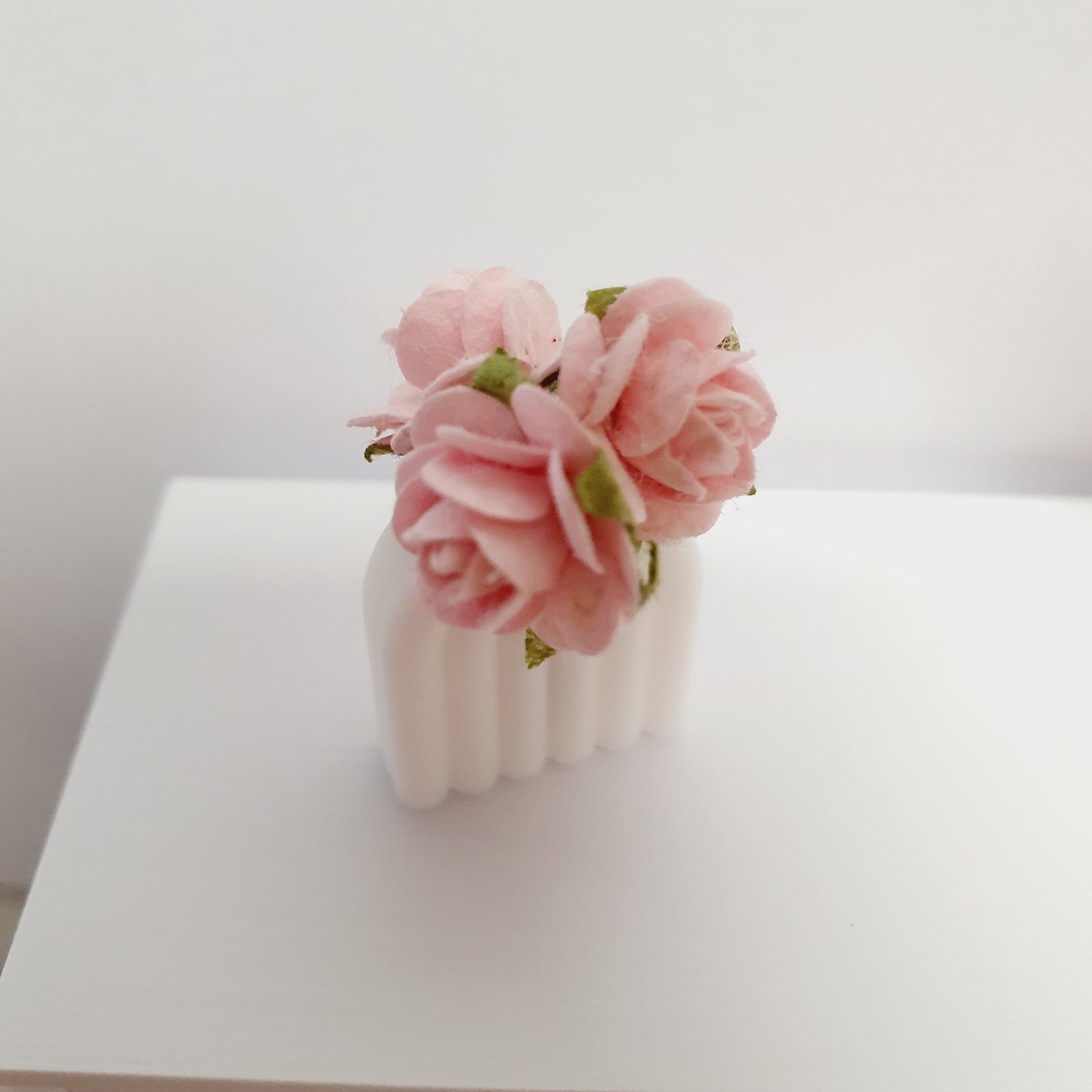 Dolls House Lovely Coloured Rainbow Plant Pot with Coloured roses 1:12th Scale, Miniature Pot