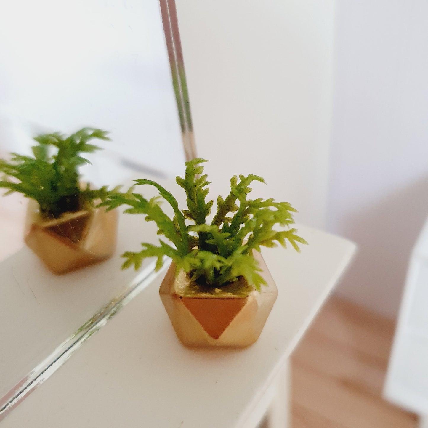 Dolls House Gold Plant Pot with Green Plant 1:12th Scale, Miniature