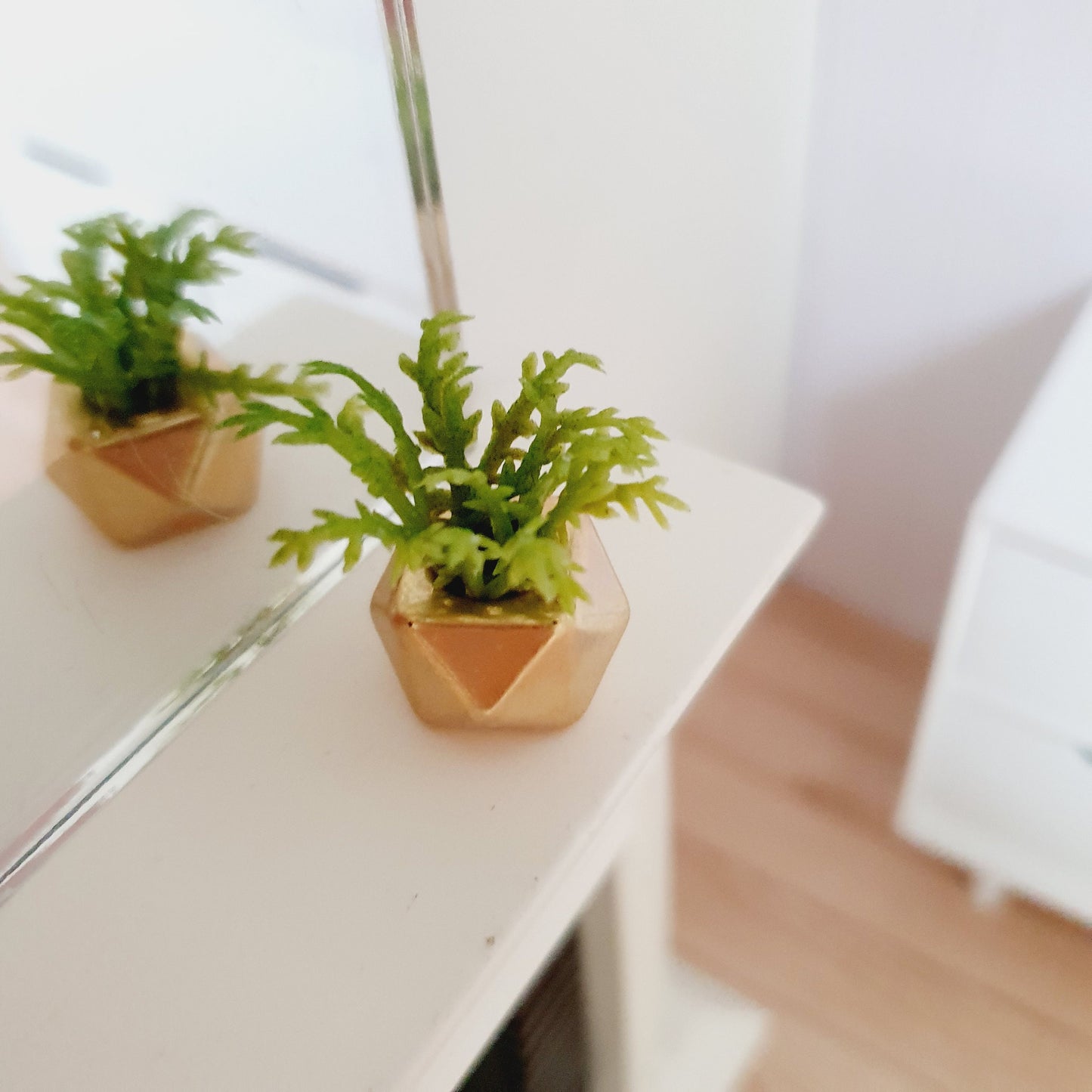 Dolls House Gold Plant Pot with Green Plant 1:12th Scale, Miniature
