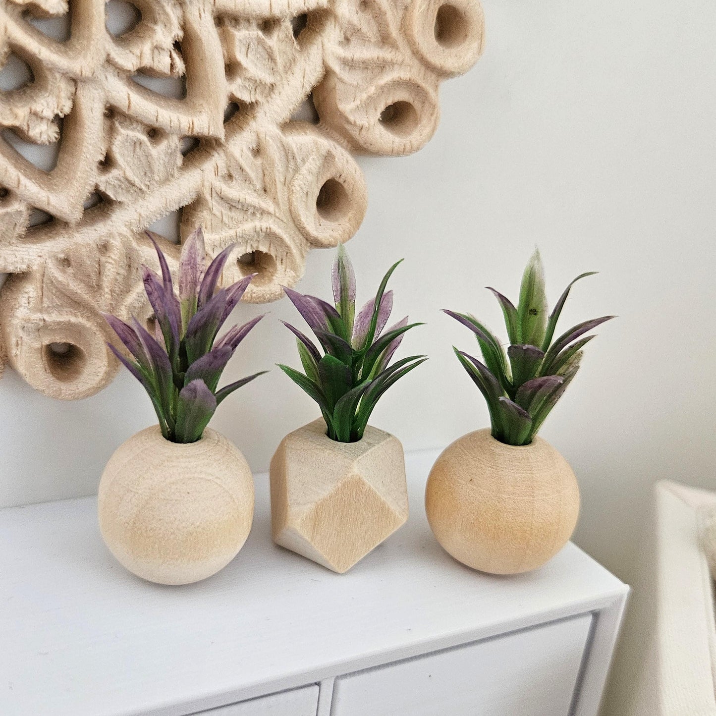 Dolls House Lovely Set of 3 Wooden Plant Pots with Plants 1:12th Scale, Miniature Pot