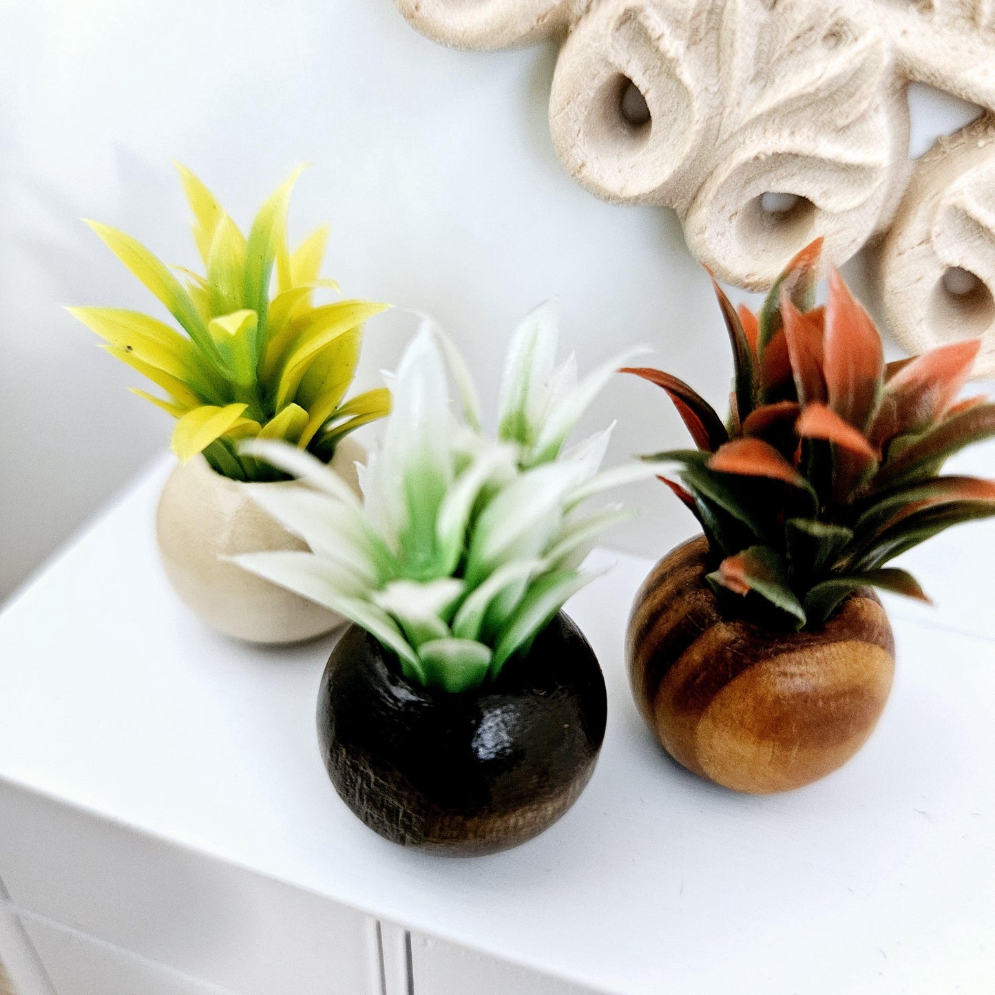 Dolls House Lovely Set of 3 Wooden Plant Pots with Plants 1:12th Scale, Miniature Pot