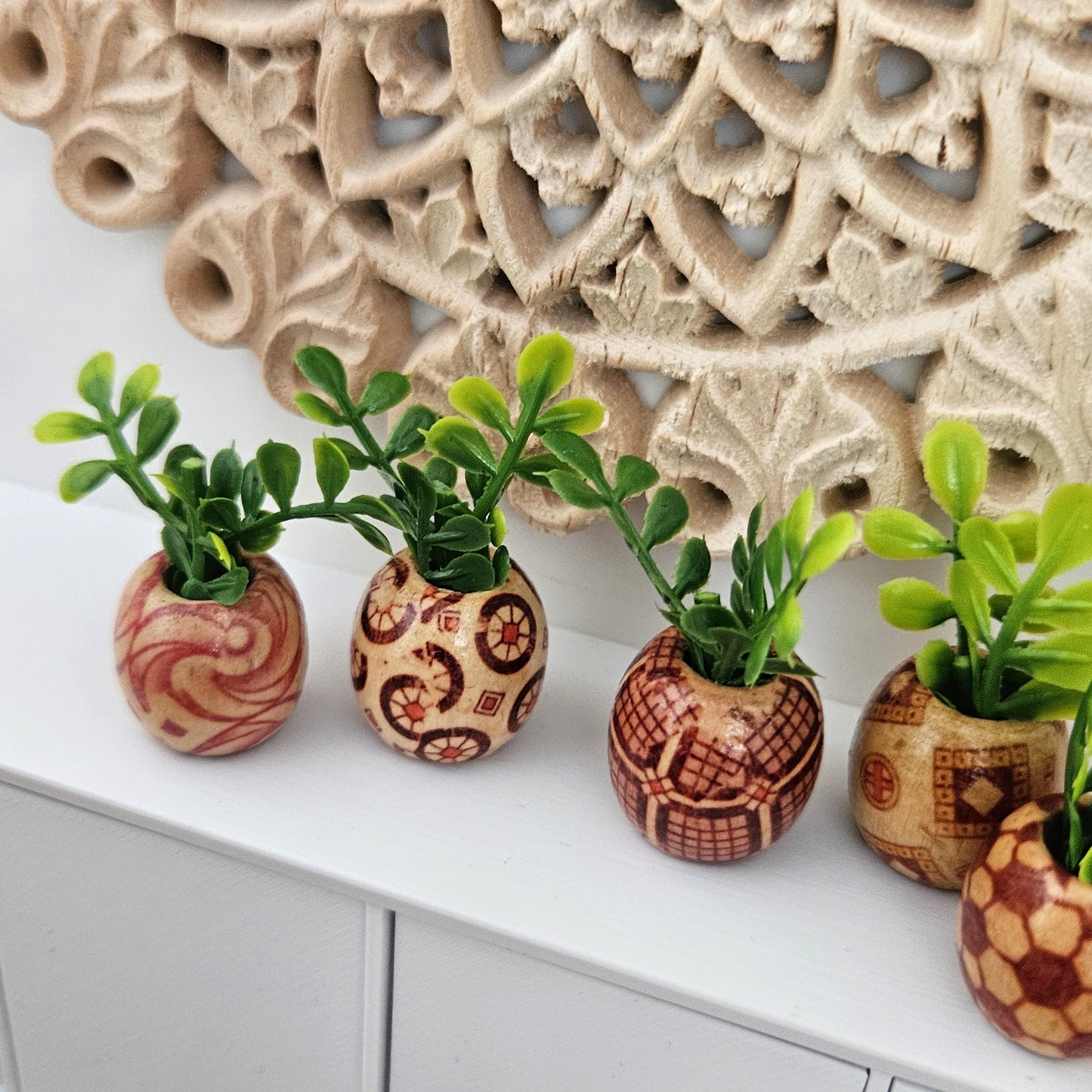 Dolls House Lovely Set of 6 Random Wooden Plant Pots with Plants 1:12th Scale, Miniature Pot
