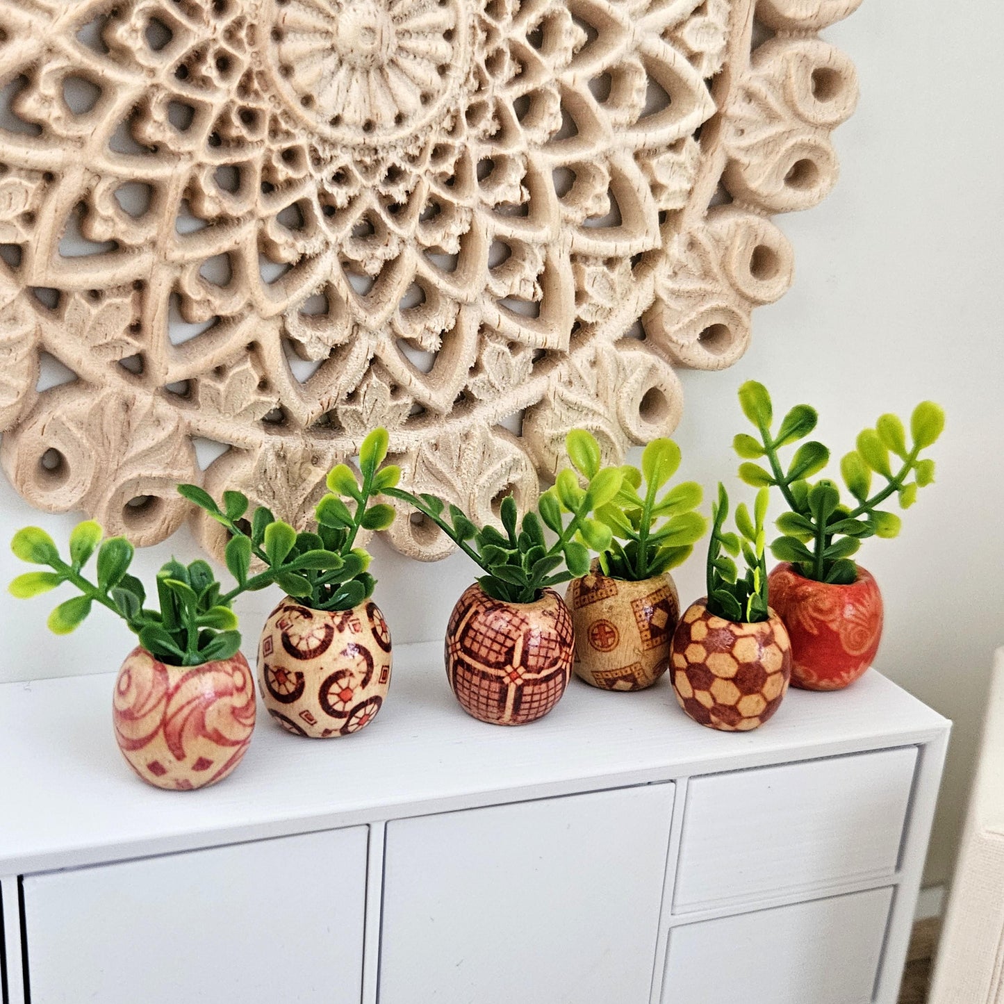 Dolls House Lovely Set of 6 Random Wooden Plant Pots with Plants 1:12th Scale, Miniature Pot