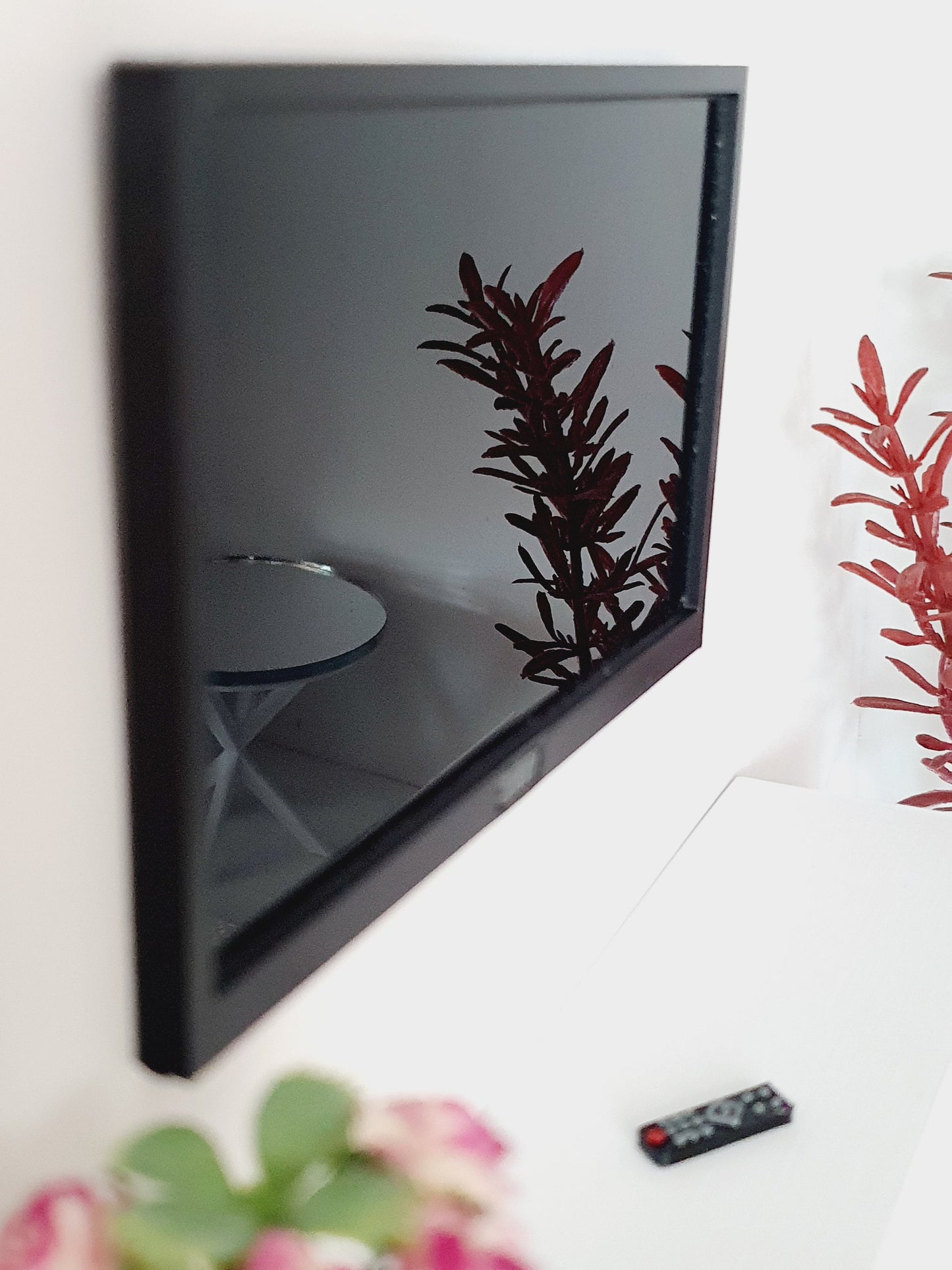 Dolls House Modern Flatscreen Television | Wall Mounted with Remote | Choice of Colours | 1:12 Scale Miniature