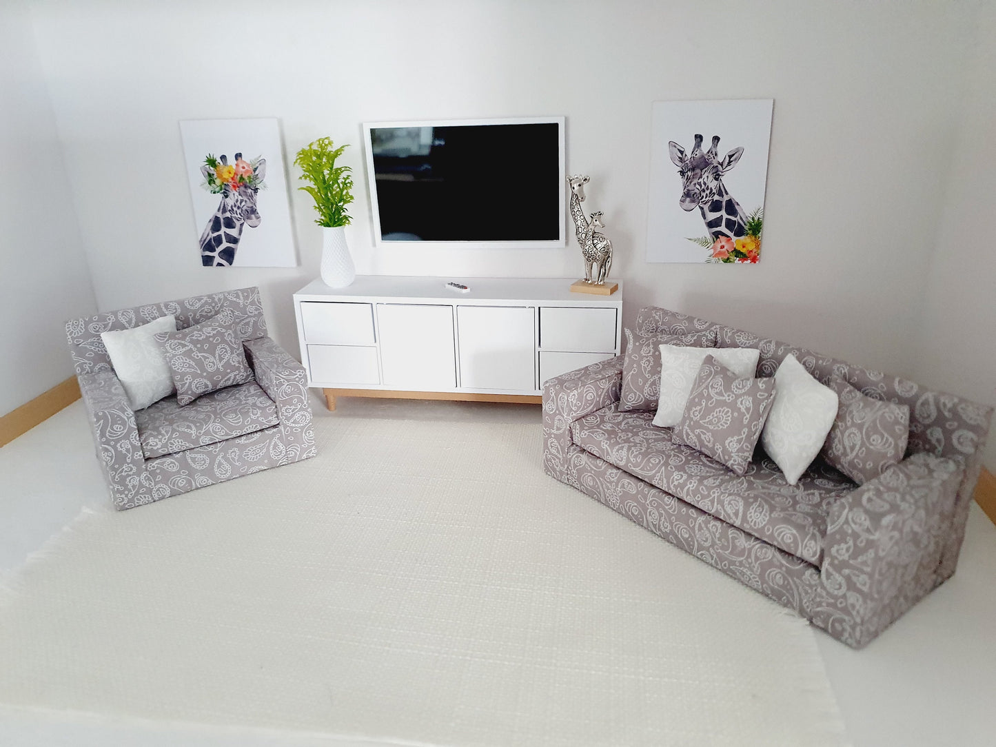 Dolls House Modern Flatscreen Television | Wall Mounted with Remote | Choice of Colours | 1:12 Scale Miniature