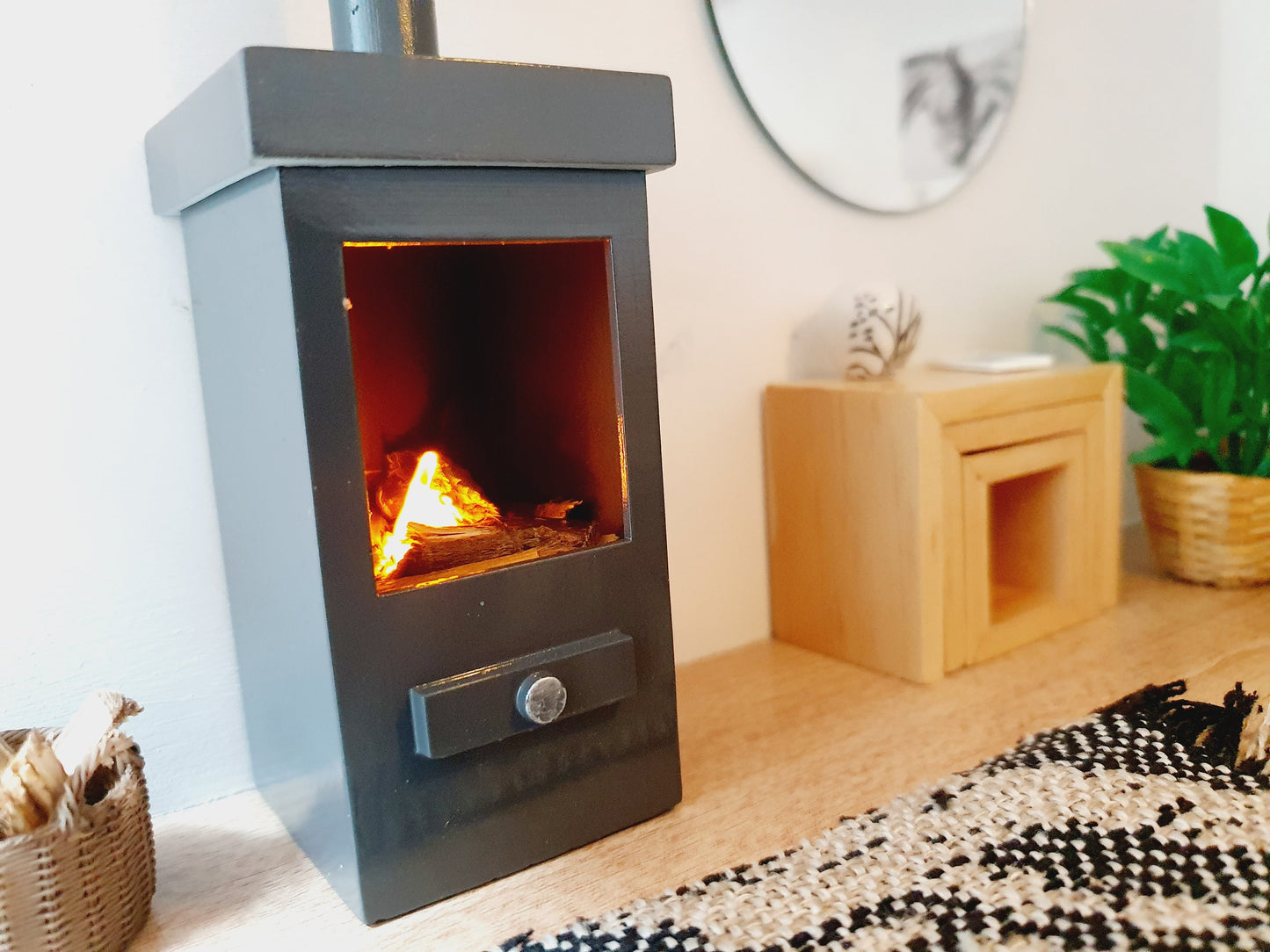 Dolls House Modern Dark Grey Square Log Fire with Light Up Flame and Wood, 1:12th Scale, Miniature Fire (FIRE5)