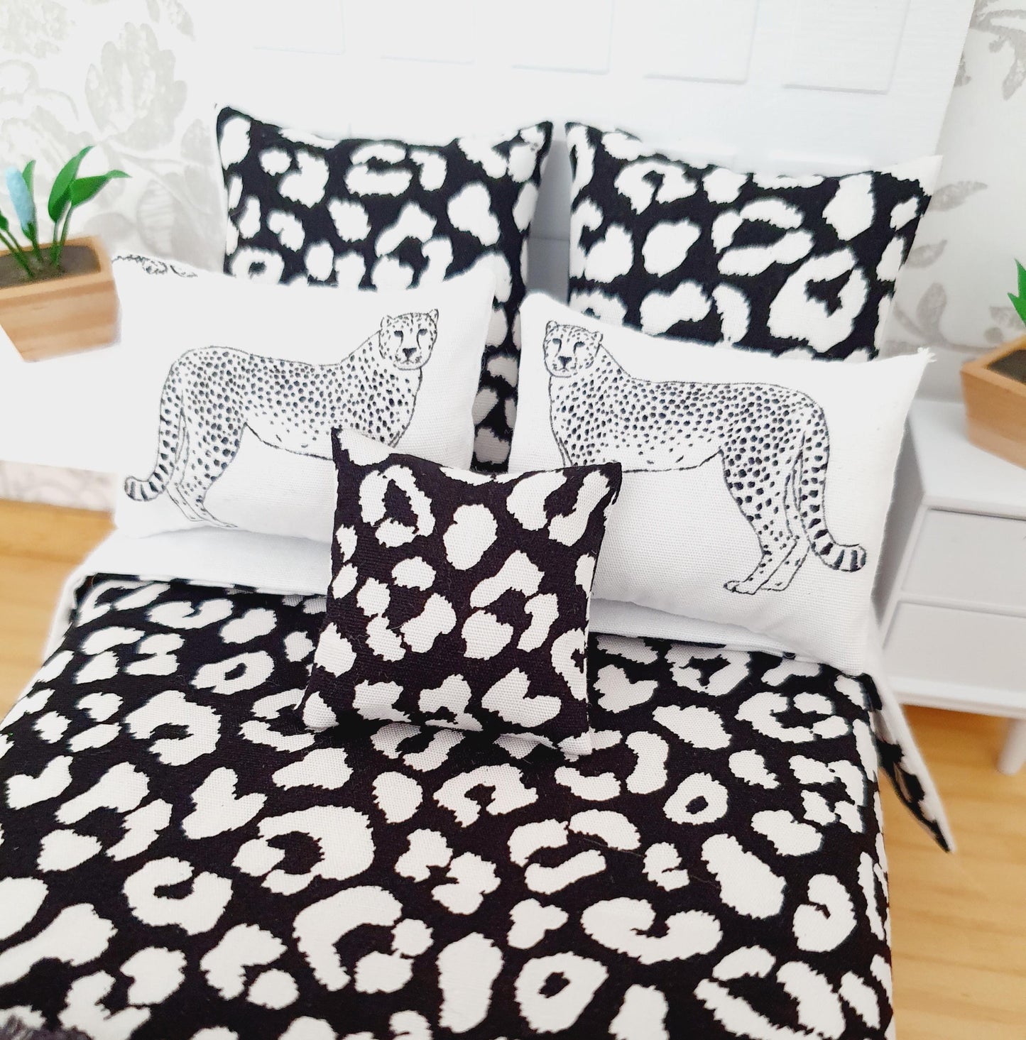 SALE!! Dolls house 6 piece set, Double bedding, Leopard print, 12th scale bedding, miniature bed set