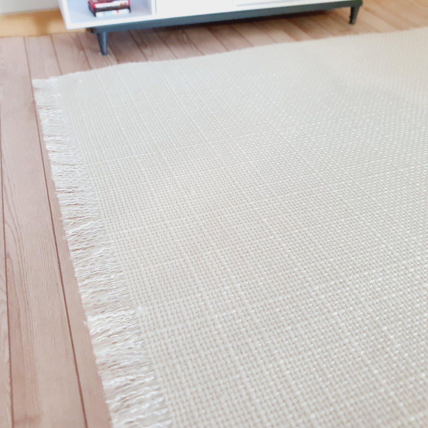 Dolls House Large Off White Rug 1:12th Scale, Miniature Rug (RUG-EX)