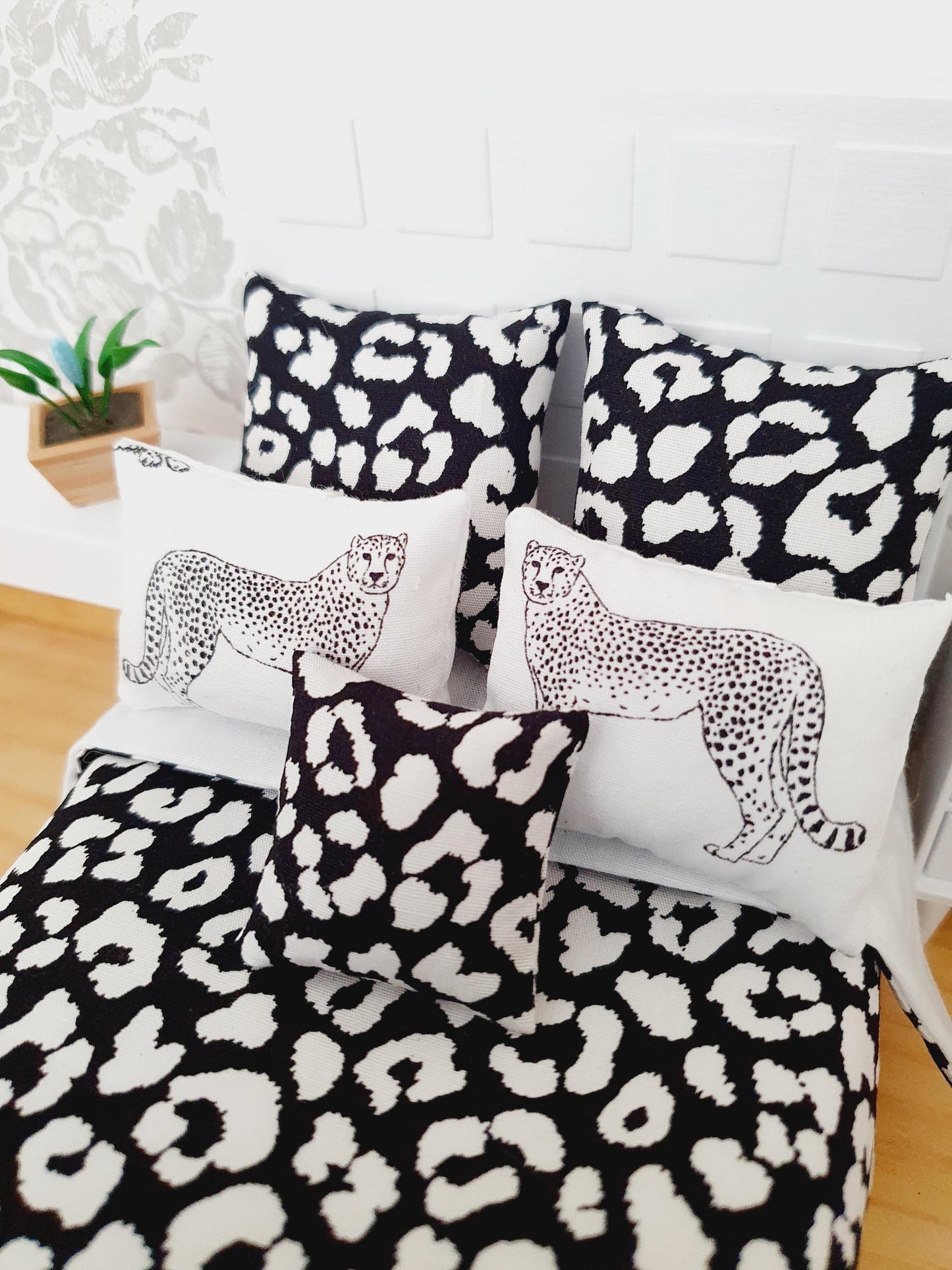 SALE!! Dolls house 6 piece set, Double bedding, Leopard print, 12th scale bedding, miniature bed set