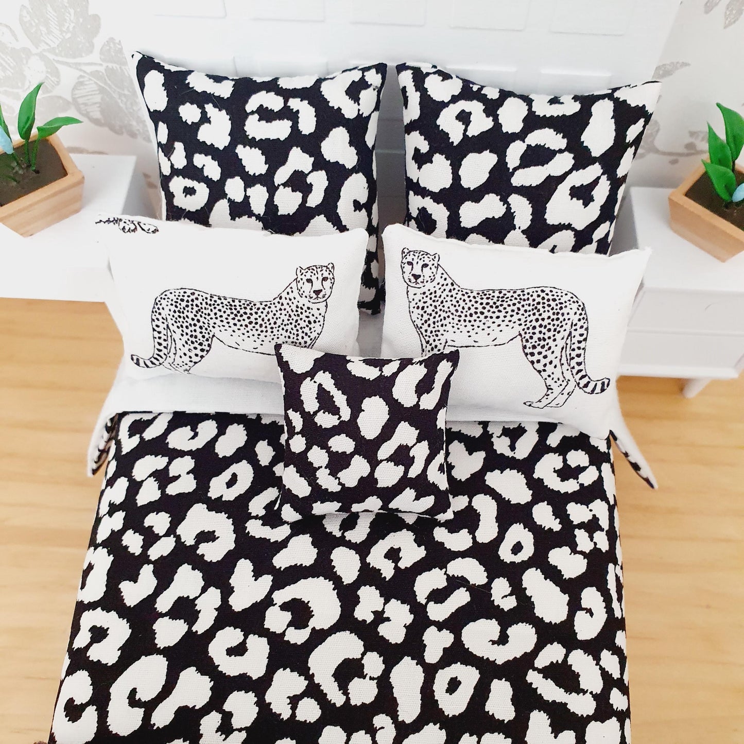 SALE!! Dolls house 6 piece set, Double bedding, Leopard print, 12th scale bedding, miniature bed set