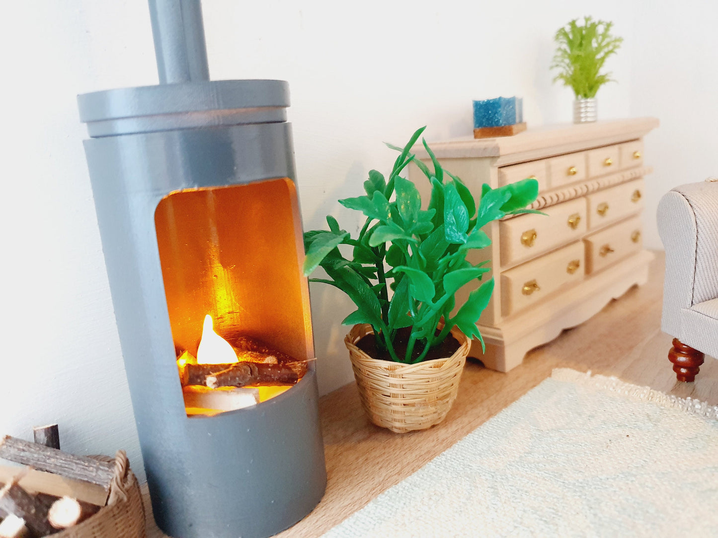 Dolls House Dark Grey Modern Round Log Fire with Light Up Flame and Wood, 1:12th Scale, Miniature (FIRE3)