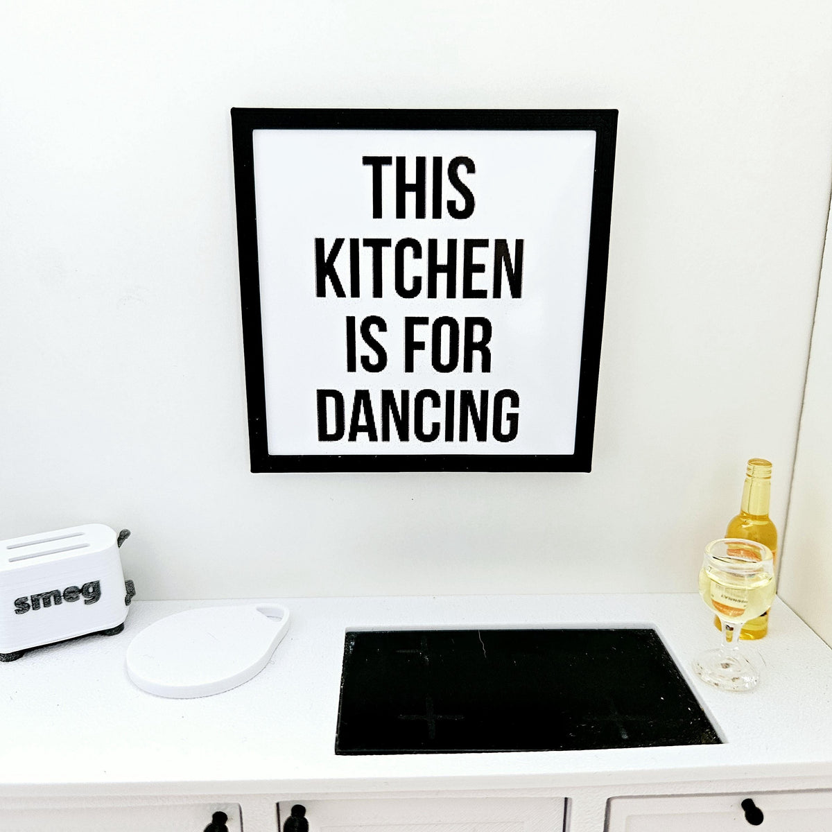 Dolls House Modern Flatscreen Television | Wall Mounted with Remote Control | Choice of Colours | 1:12 Scale Miniature