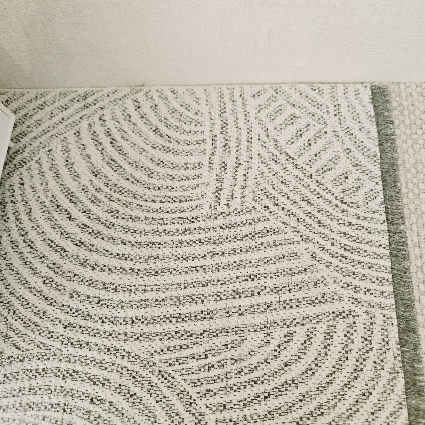 Dolls House Large Light Grey & White Rug 1:12th Scale, Miniature Rug (RUG-EX)